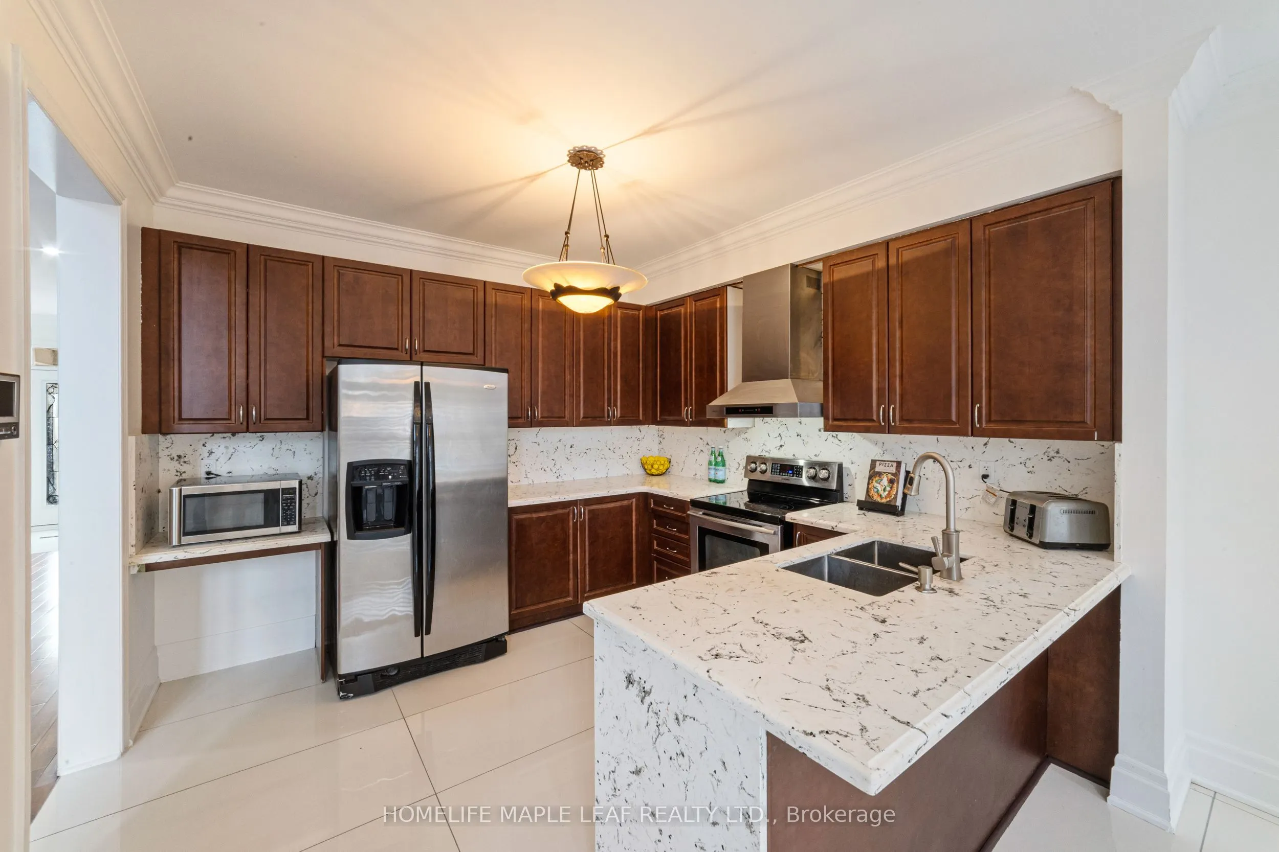 18 Regis Circle