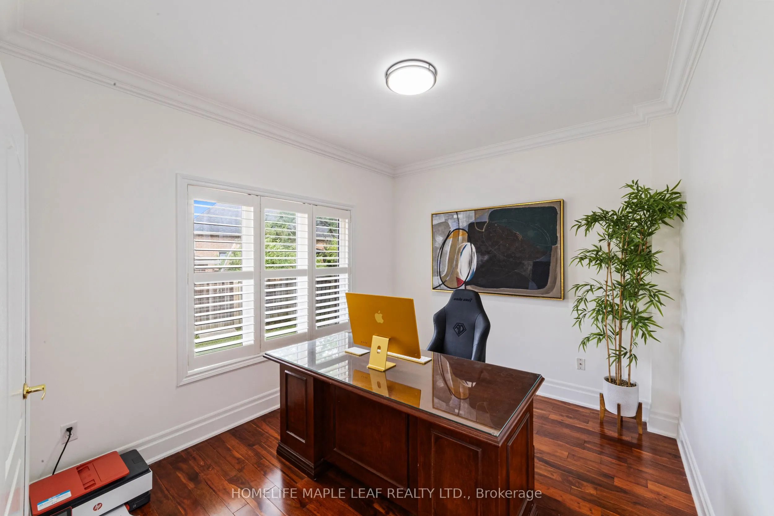 18 Regis Circle