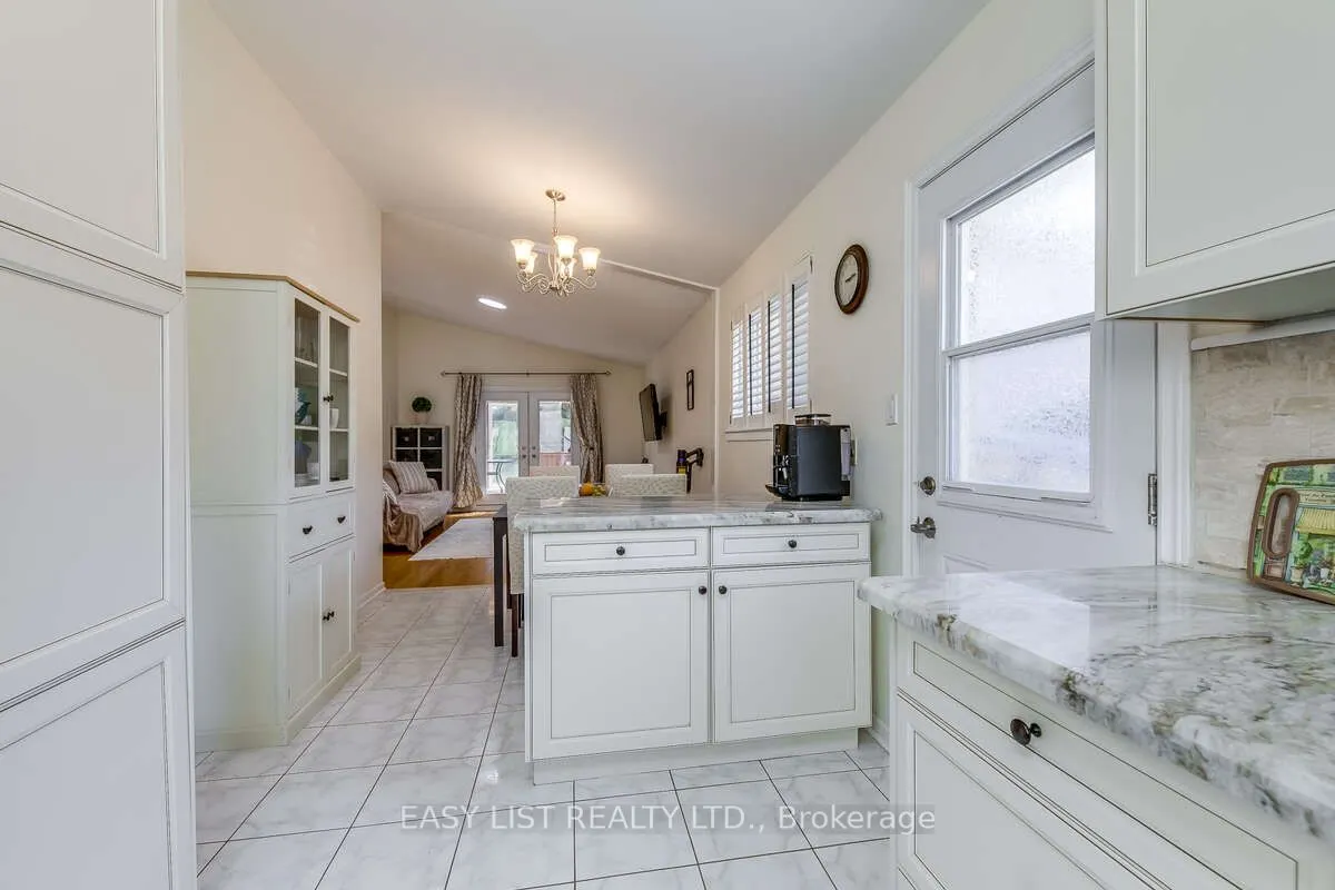 2598 Chalkwell Close