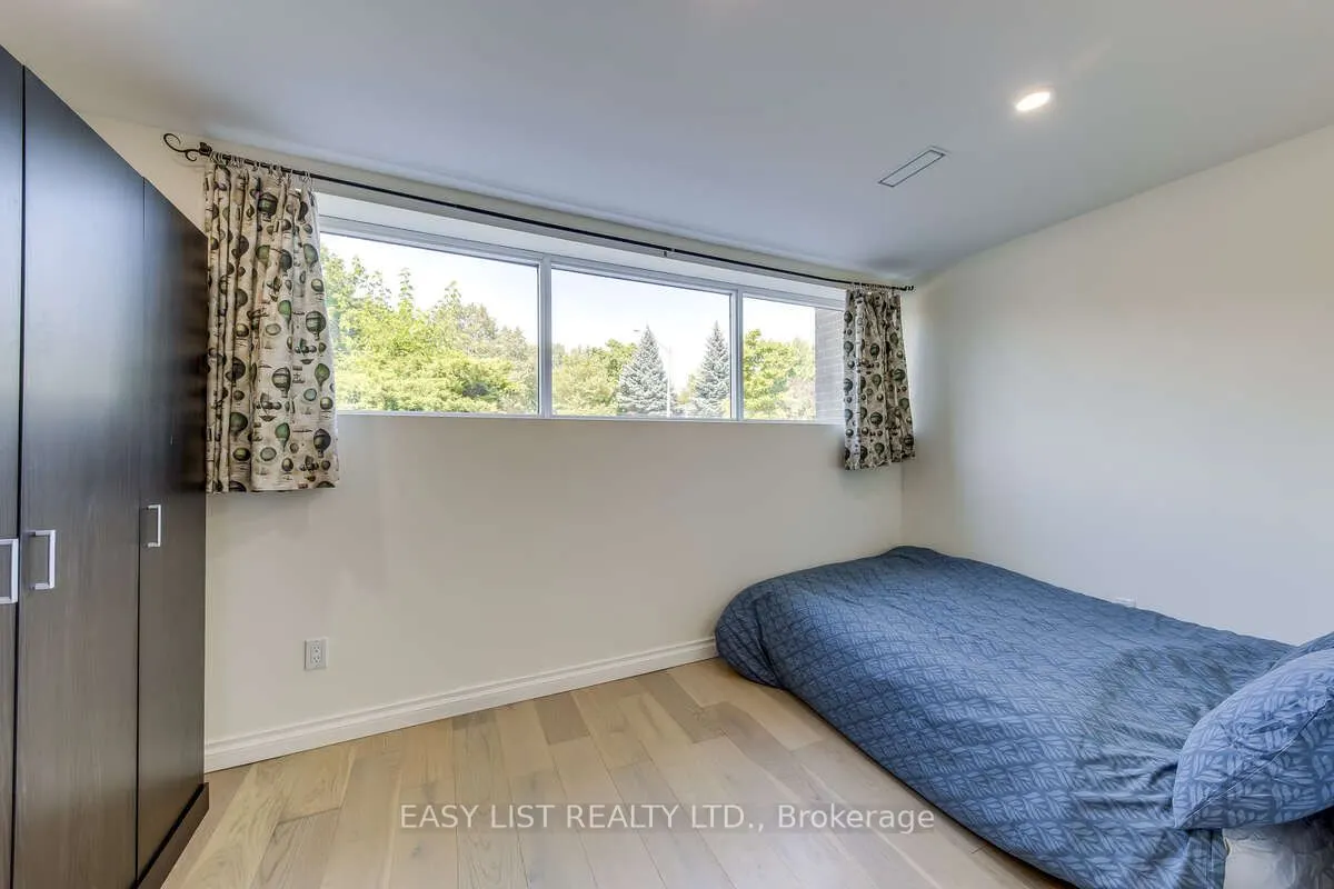 2598 Chalkwell Close