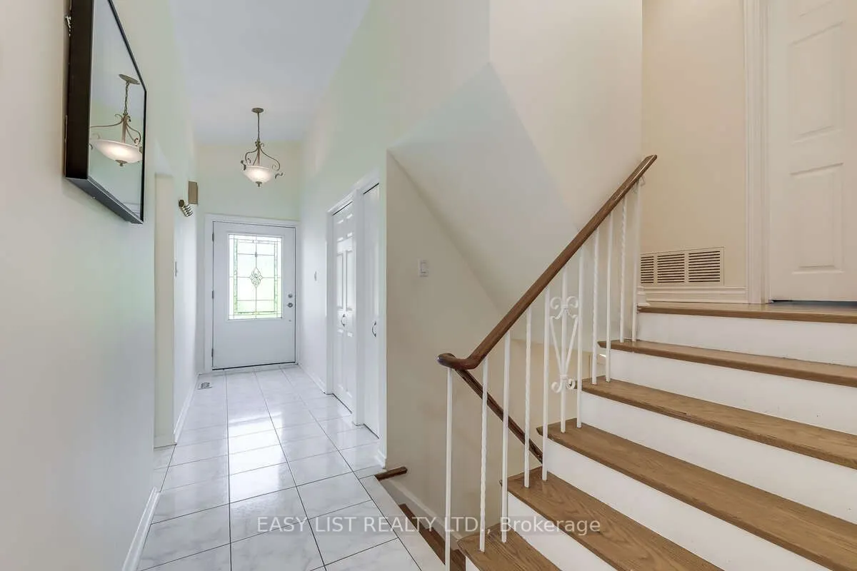 2598 Chalkwell Close