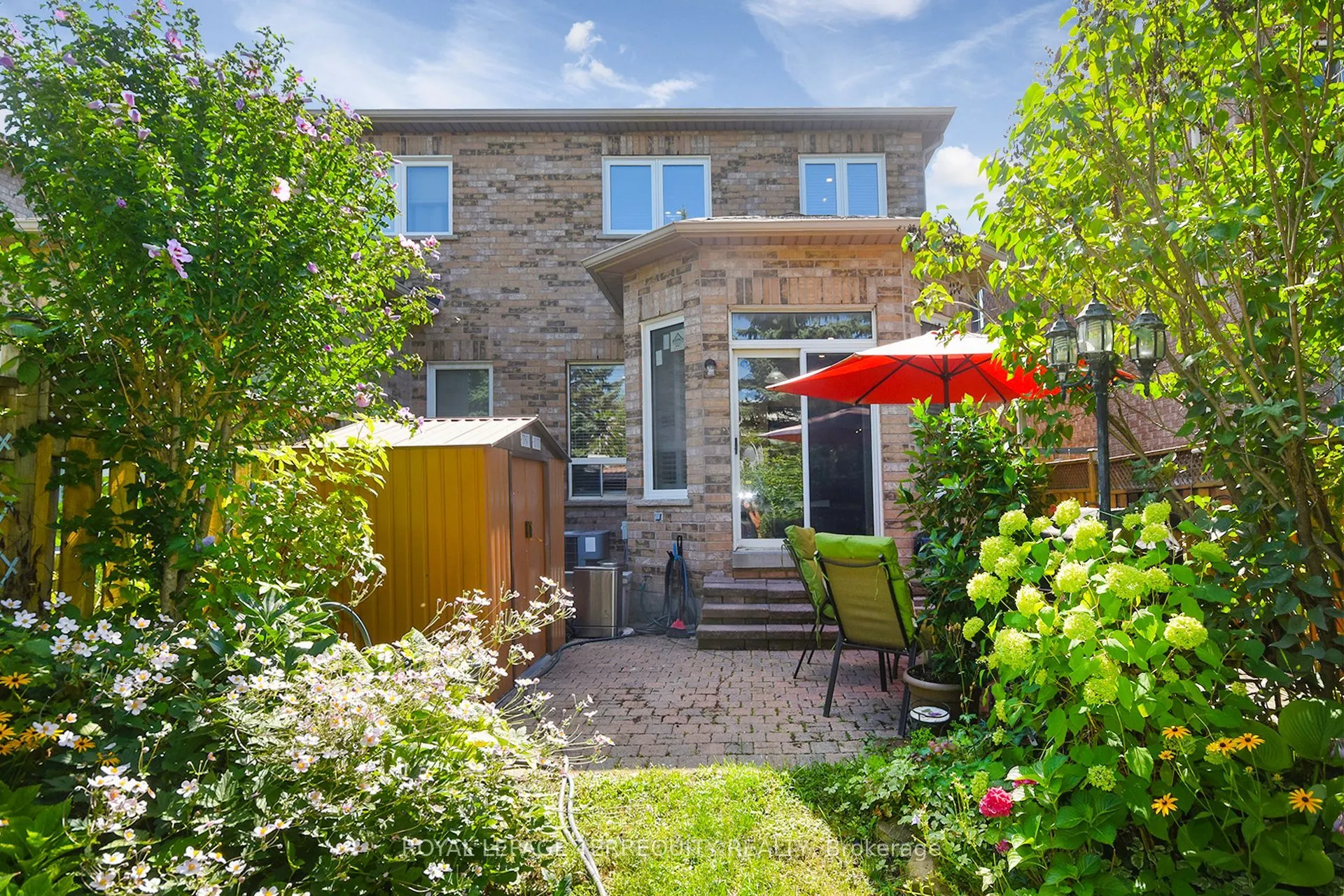 902 Ledbury Crescent