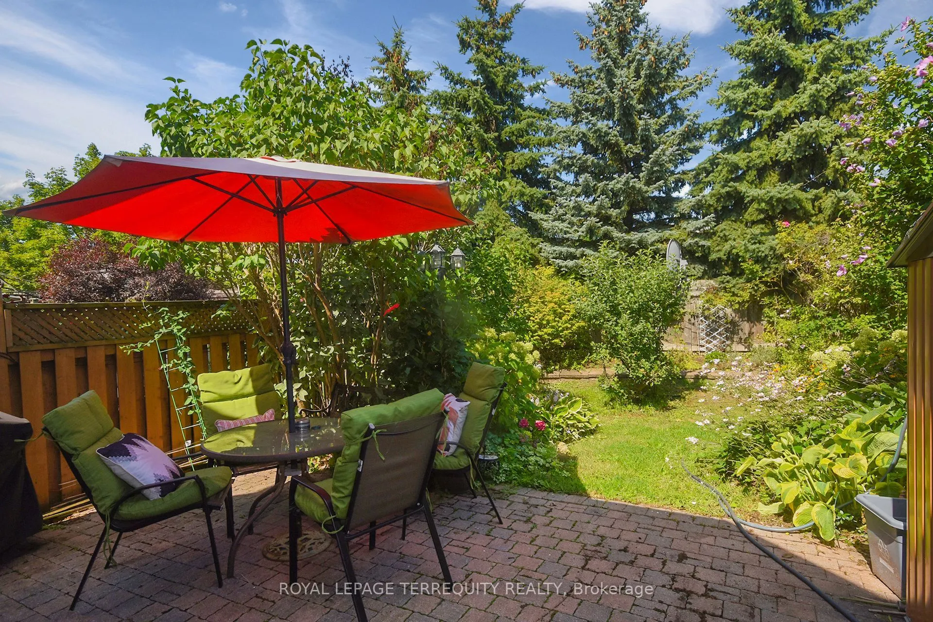 902 Ledbury Crescent