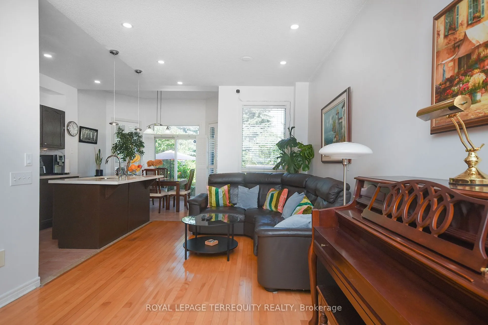 902 Ledbury Crescent