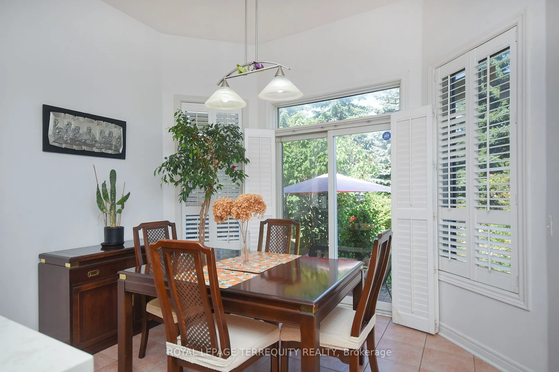902 Ledbury Crescent