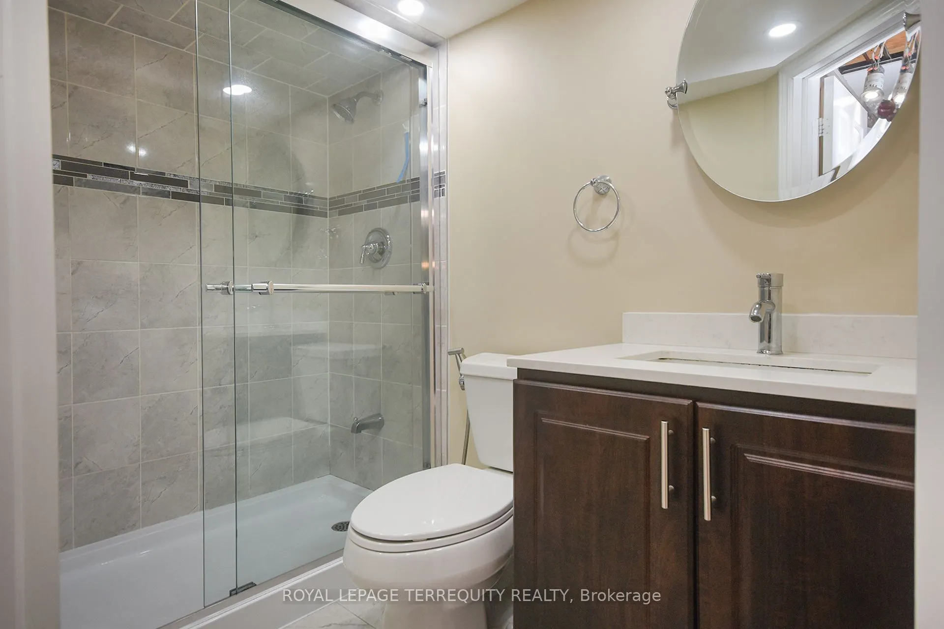 902 Ledbury Crescent