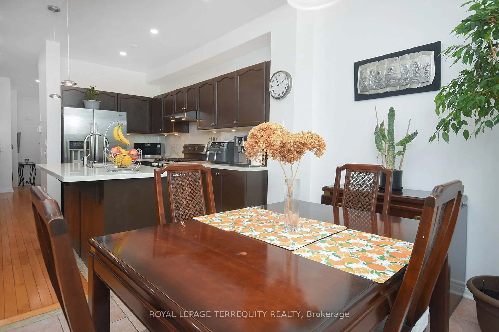 902 Ledbury Crescent