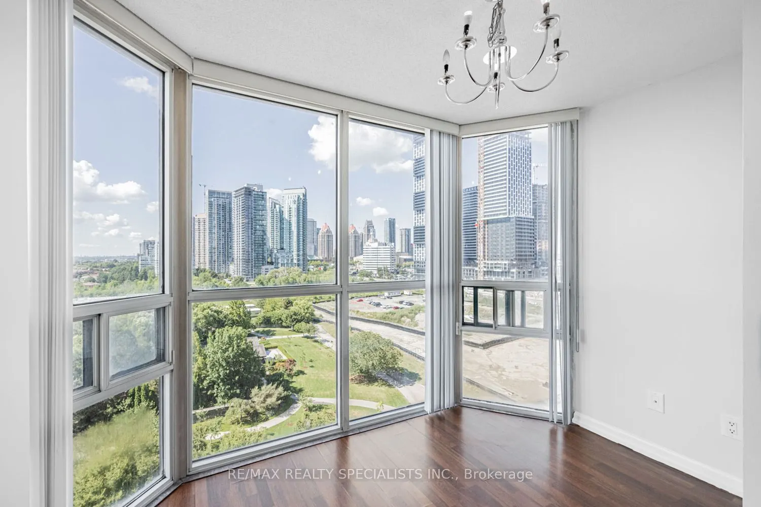 285 Enfield Place, #1405