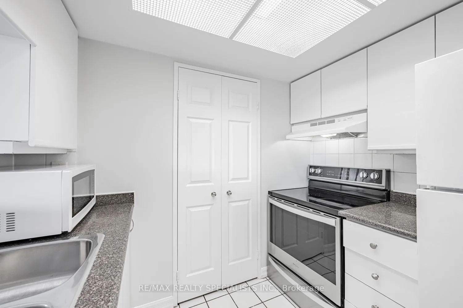 285 Enfield Place, #1405