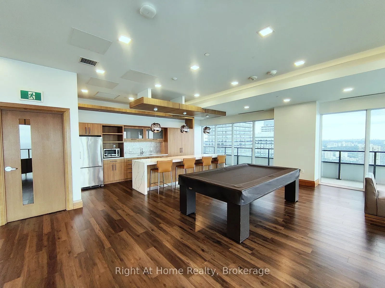 20 Shore Breeze Drive, #4401