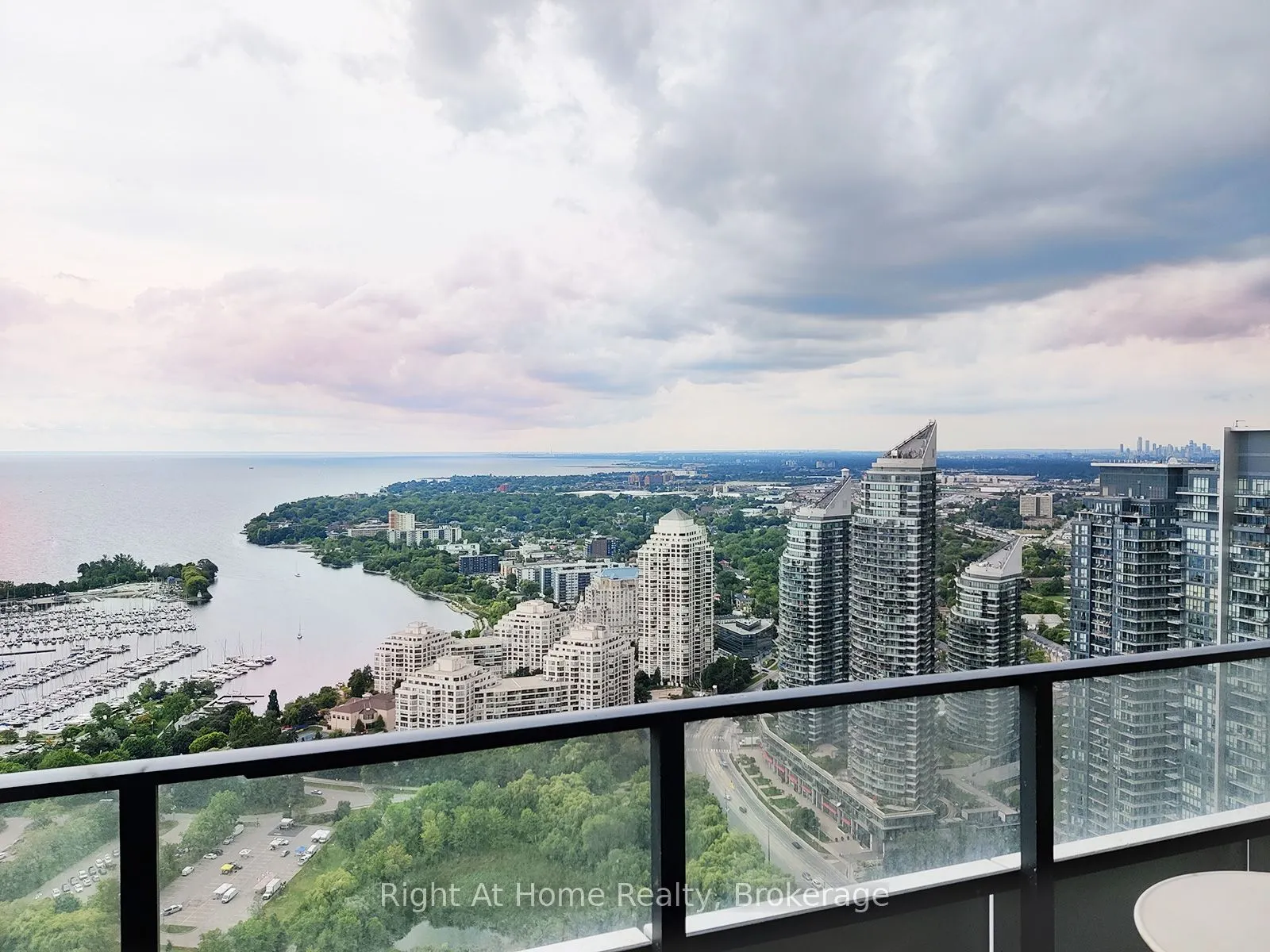 20 Shore Breeze Drive, #4401