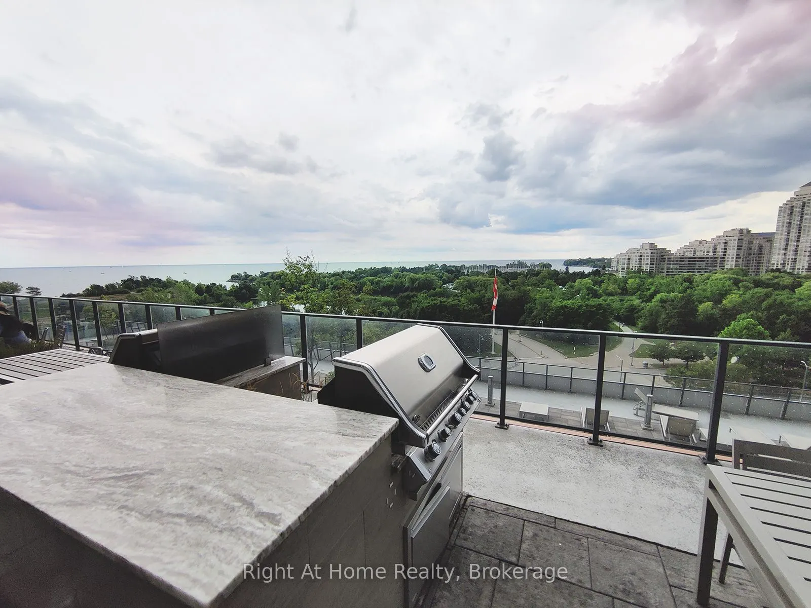 20 Shore Breeze Drive, #4401