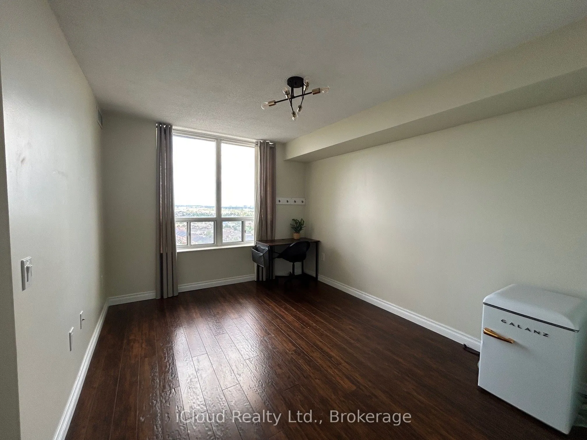 55 Strathaven Drive, #1915