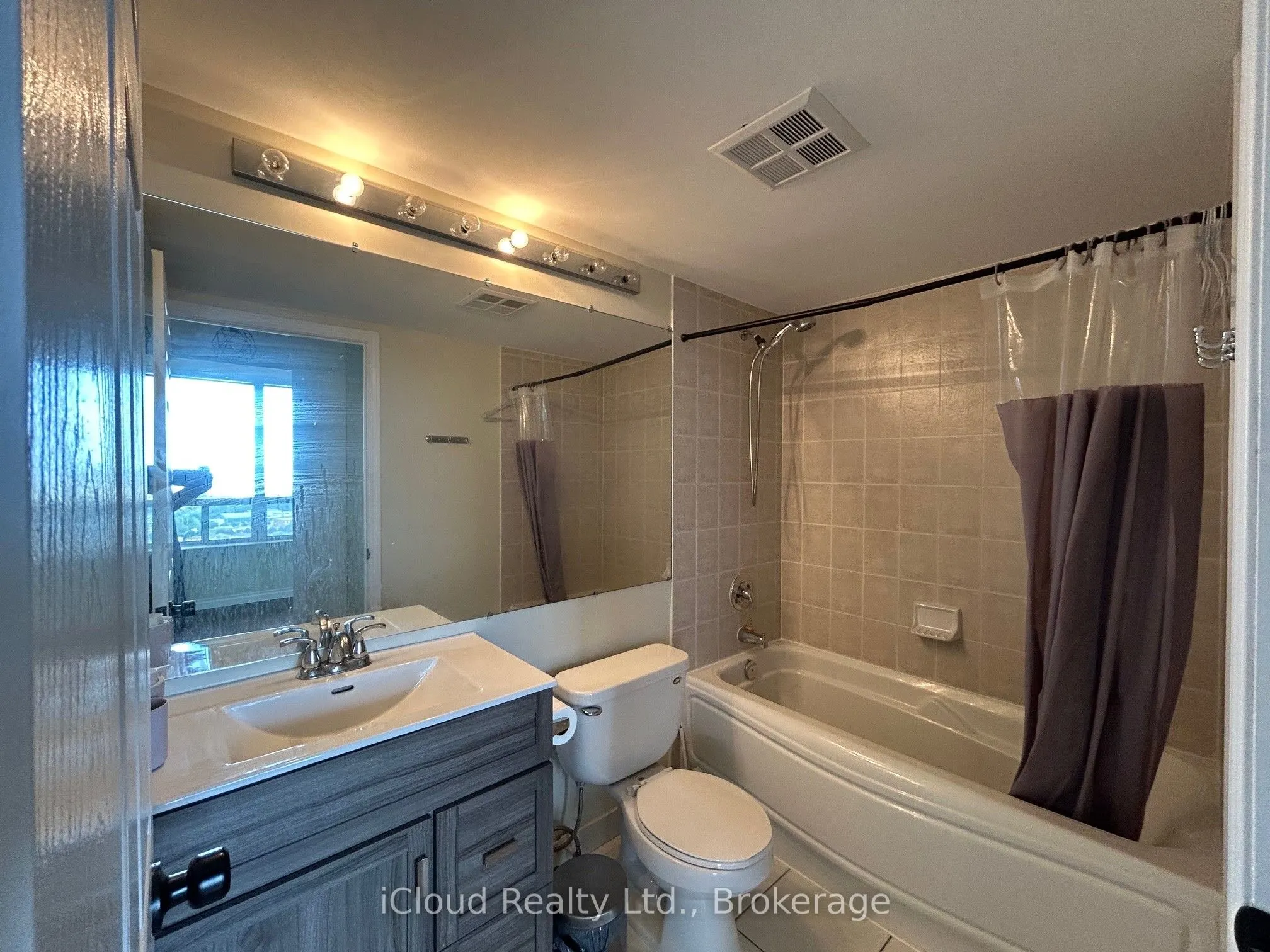 55 Strathaven Drive, #1915