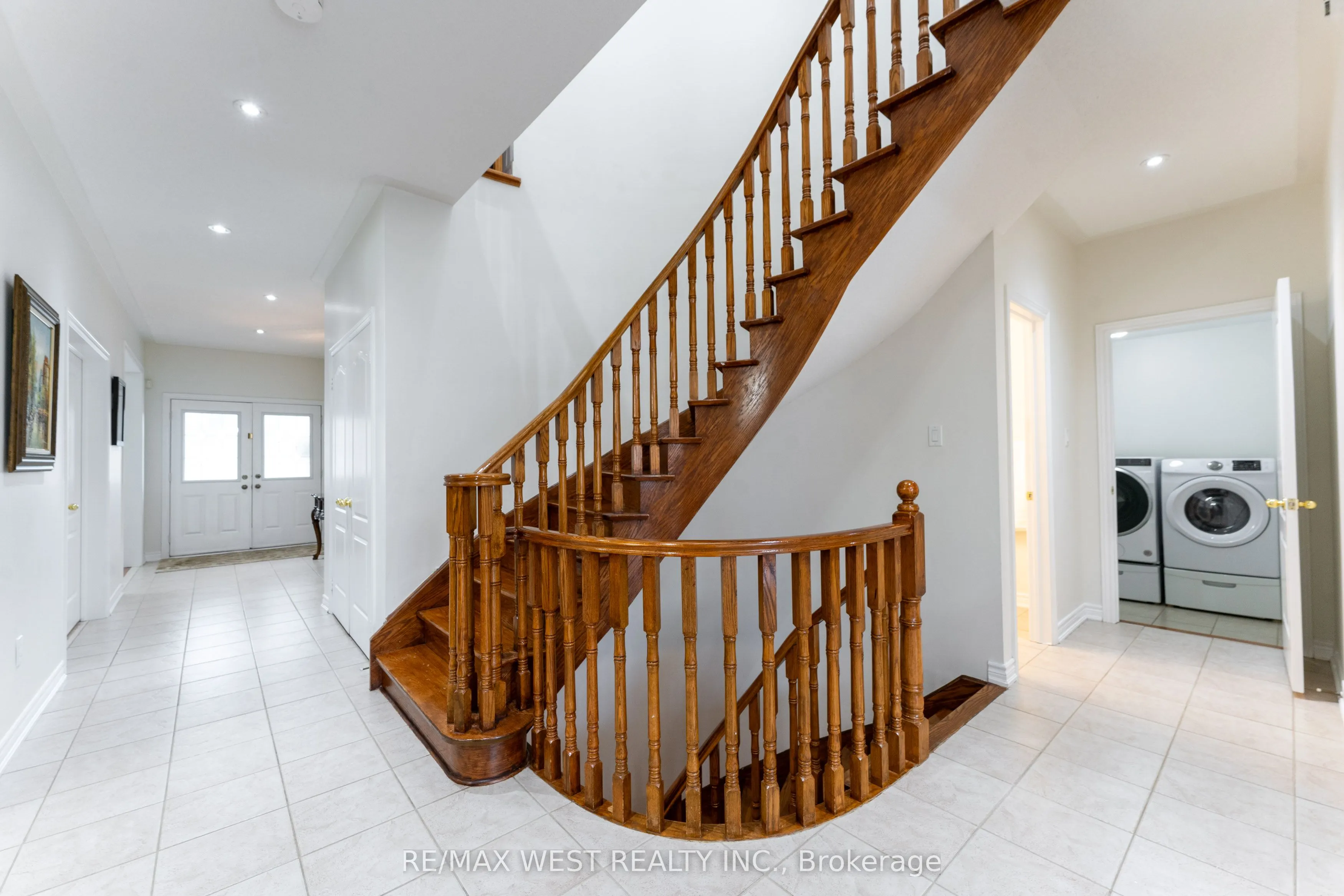 8 Yellow Avens Boulevard
