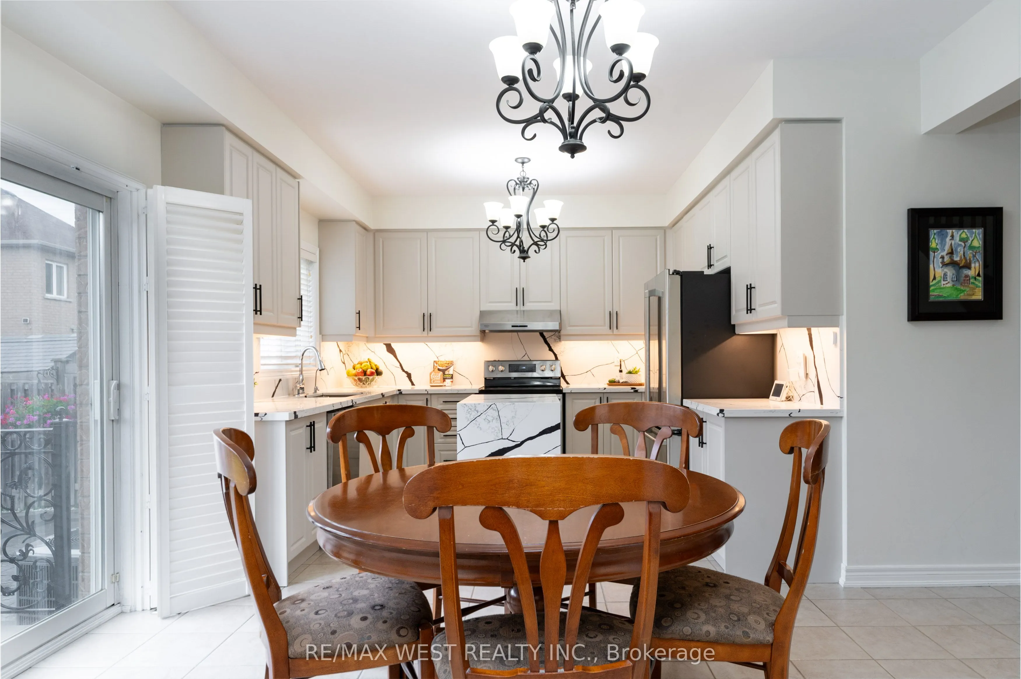 8 Yellow Avens Boulevard