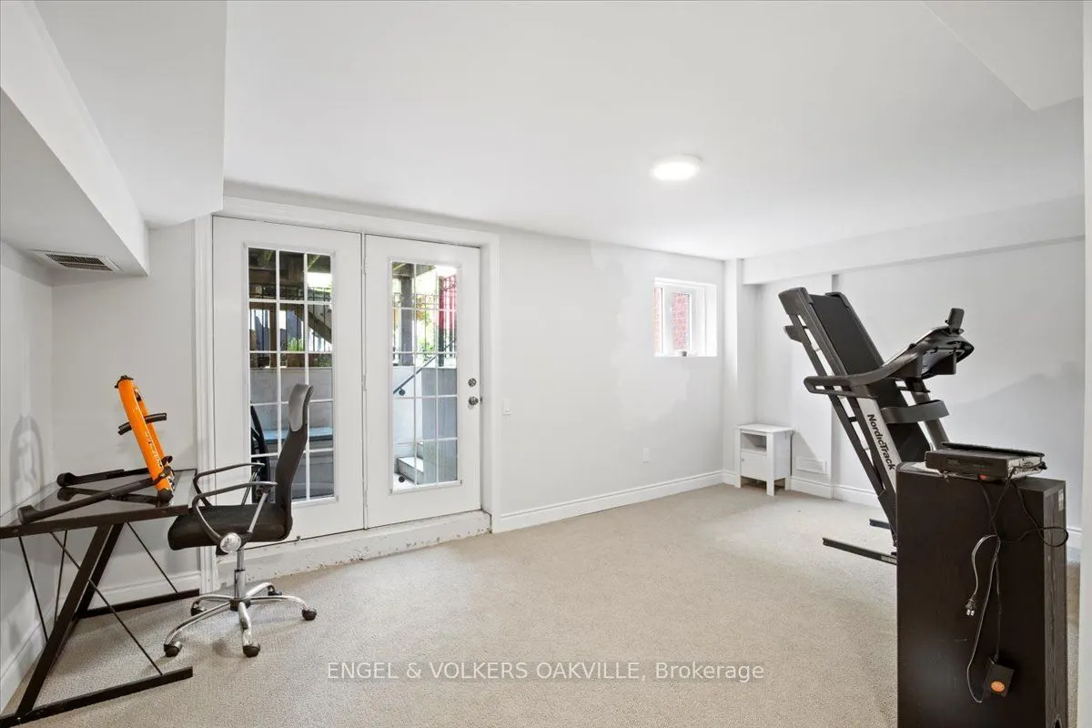 135 Tawny Crescent
