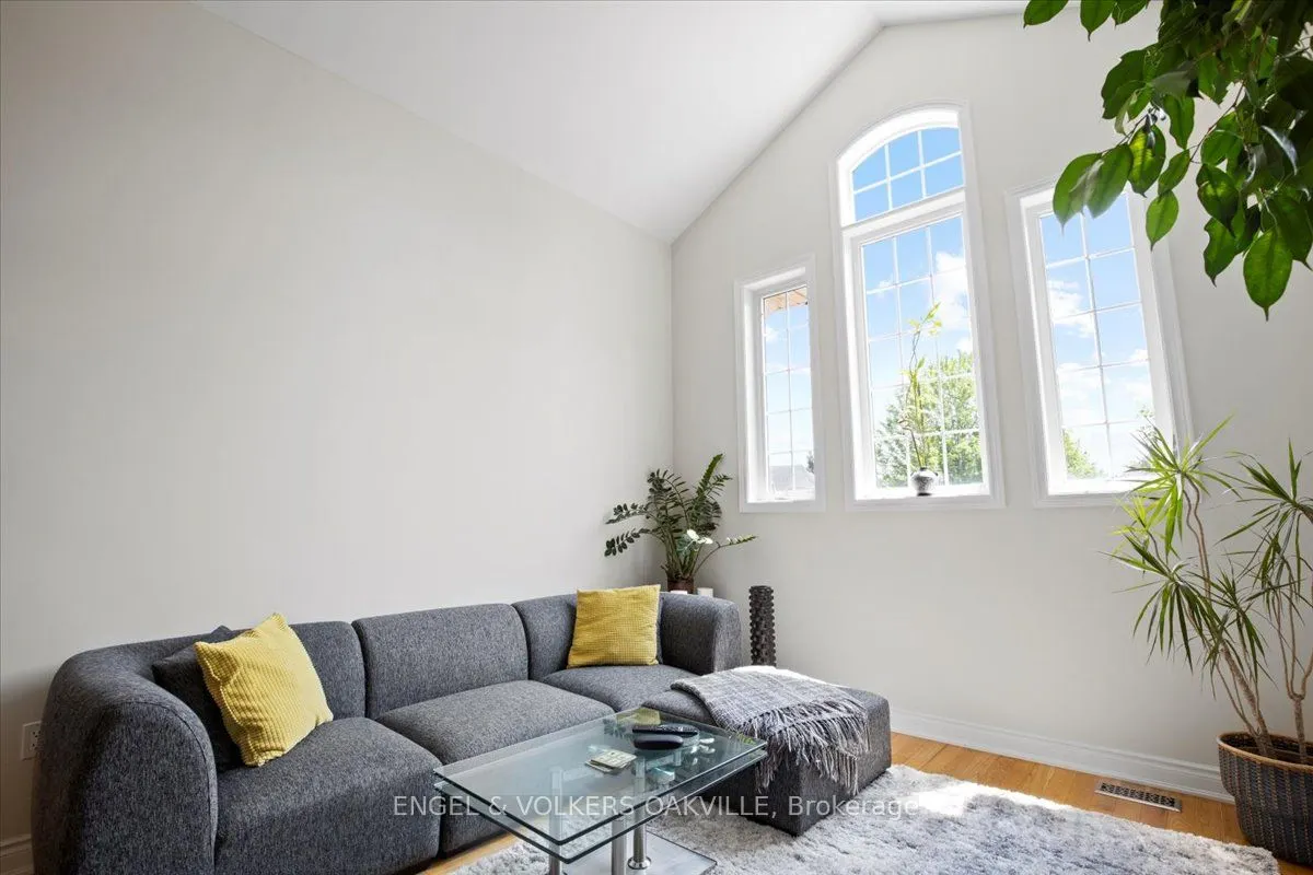 135 Tawny Crescent