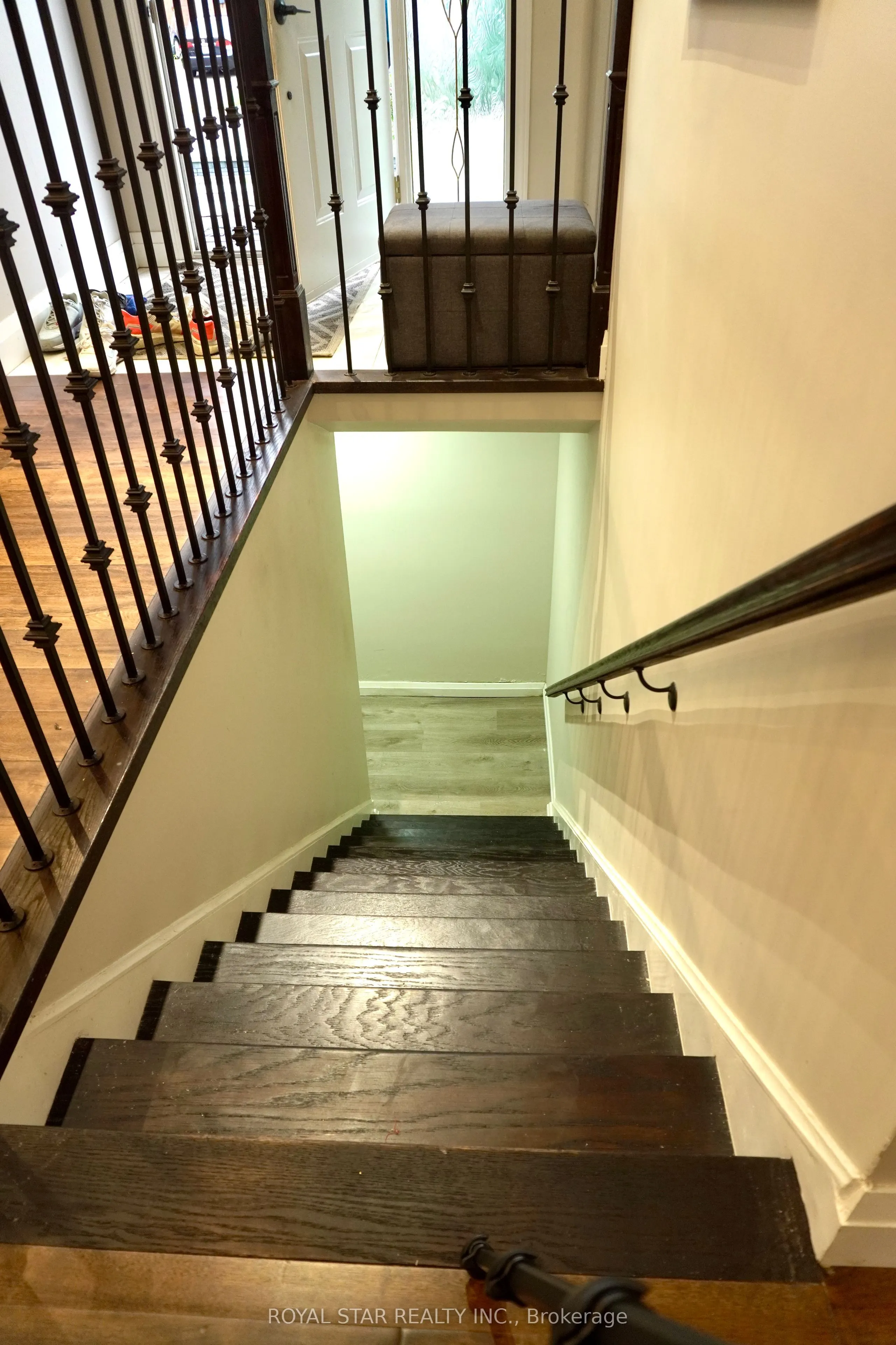 27 Matlock Avenue