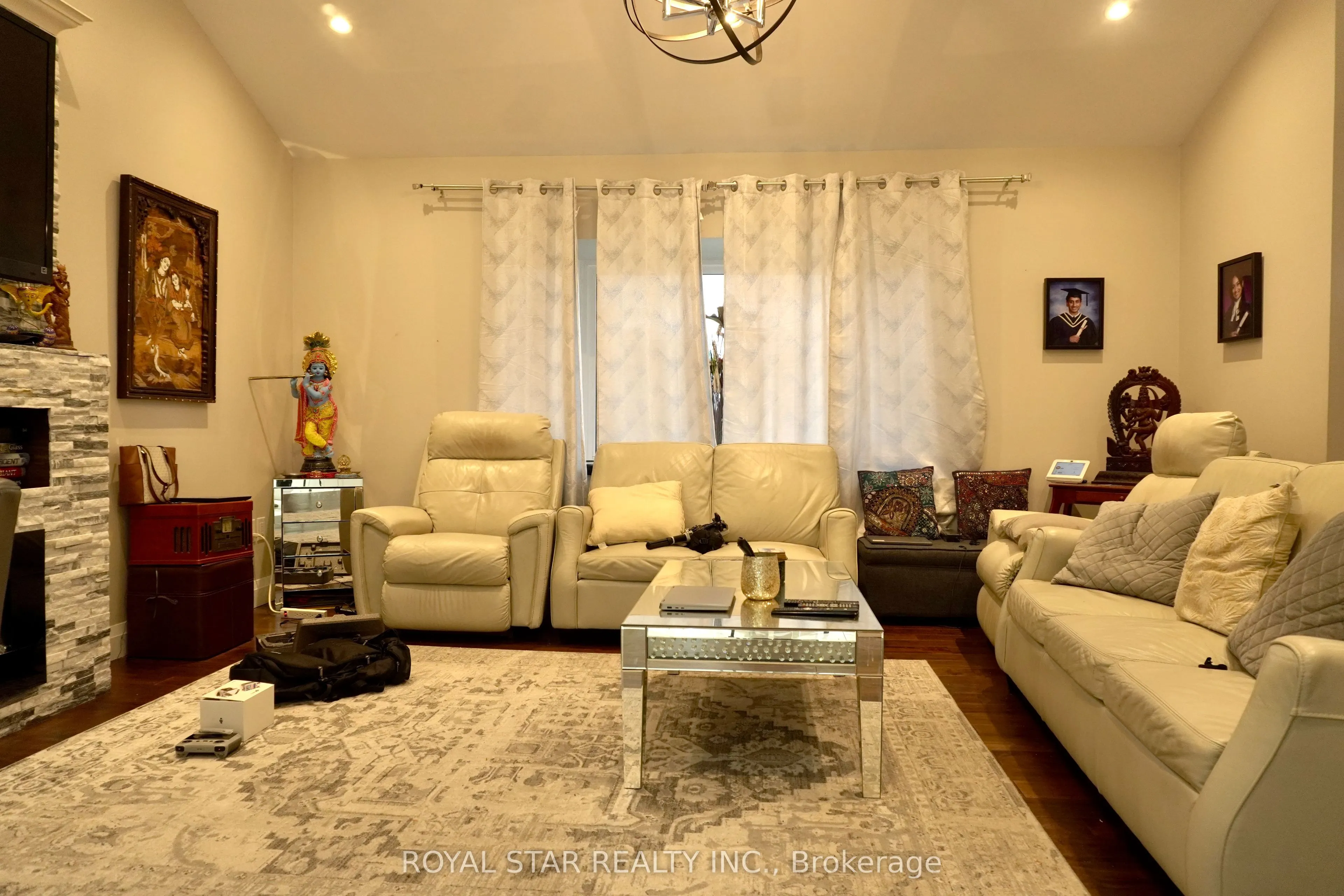 27 Matlock Avenue
