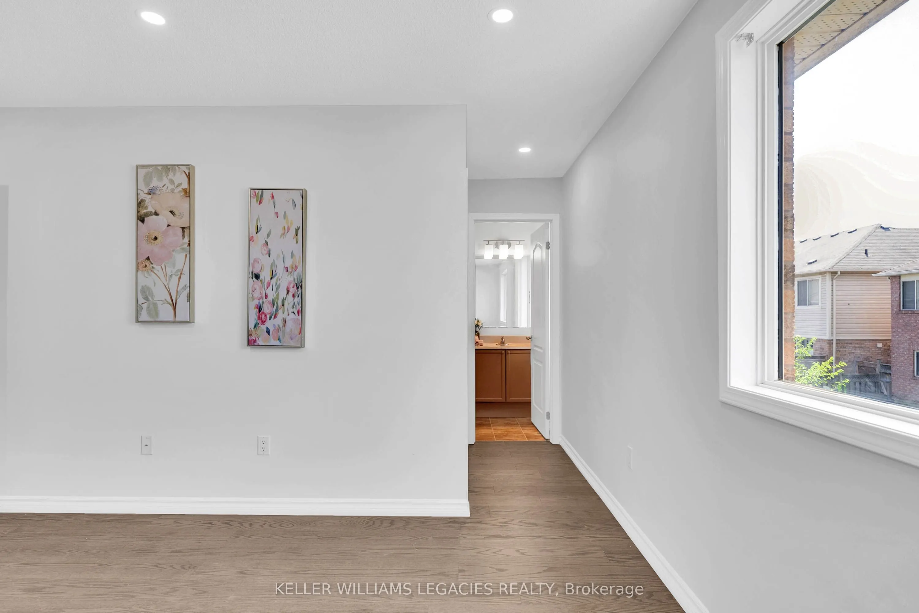 656 Thompson Road S