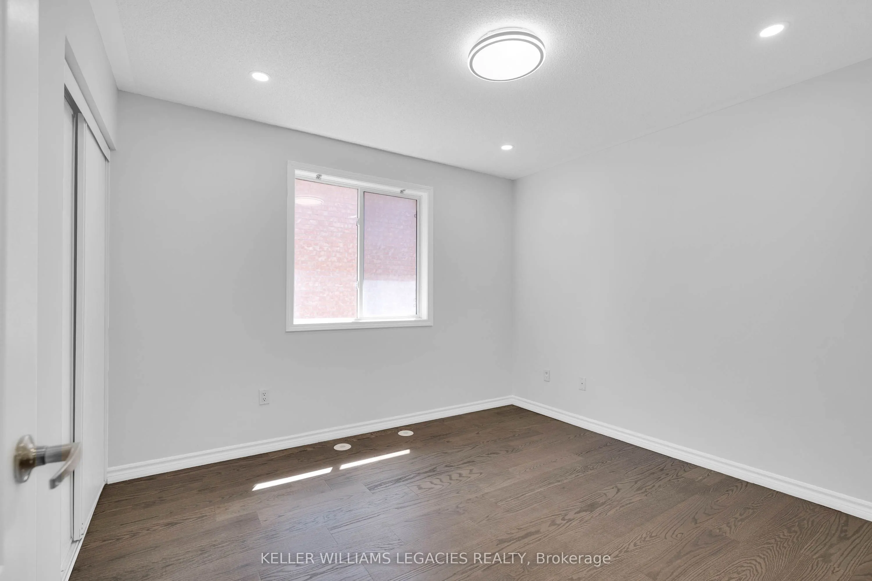 656 Thompson Road S