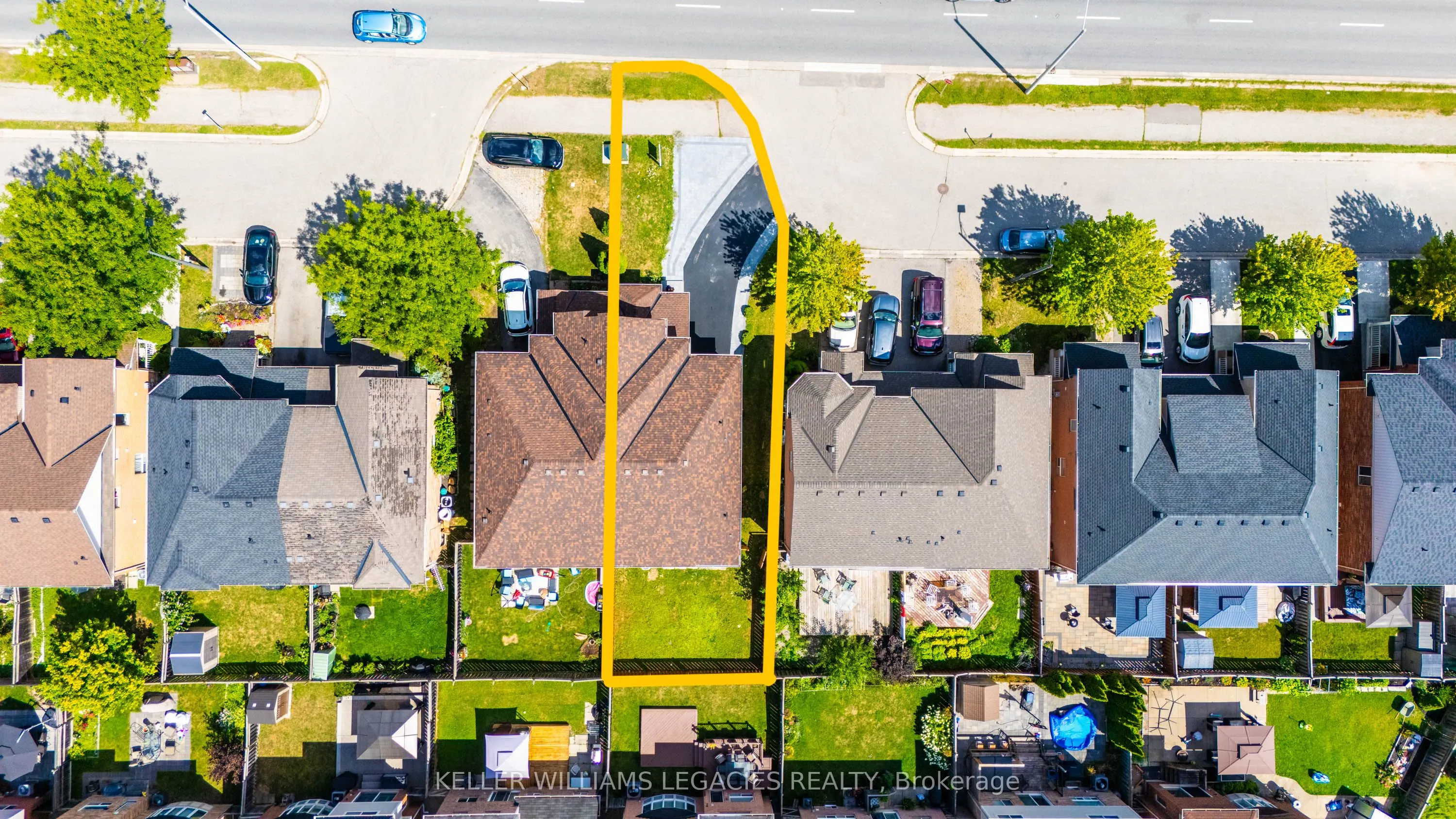 656 Thompson Road S