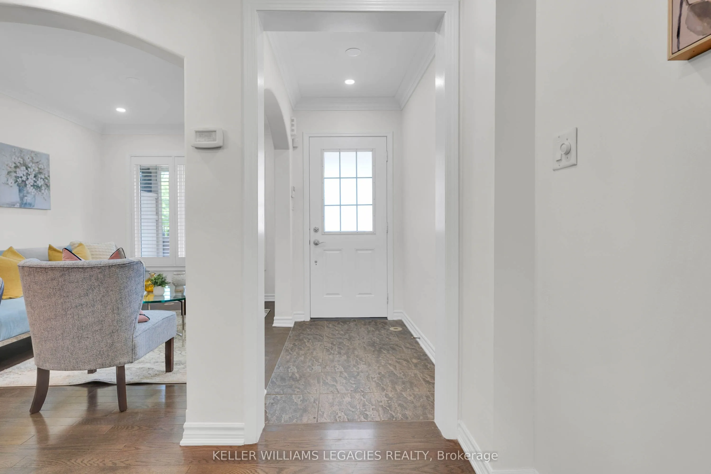 656 Thompson Road S