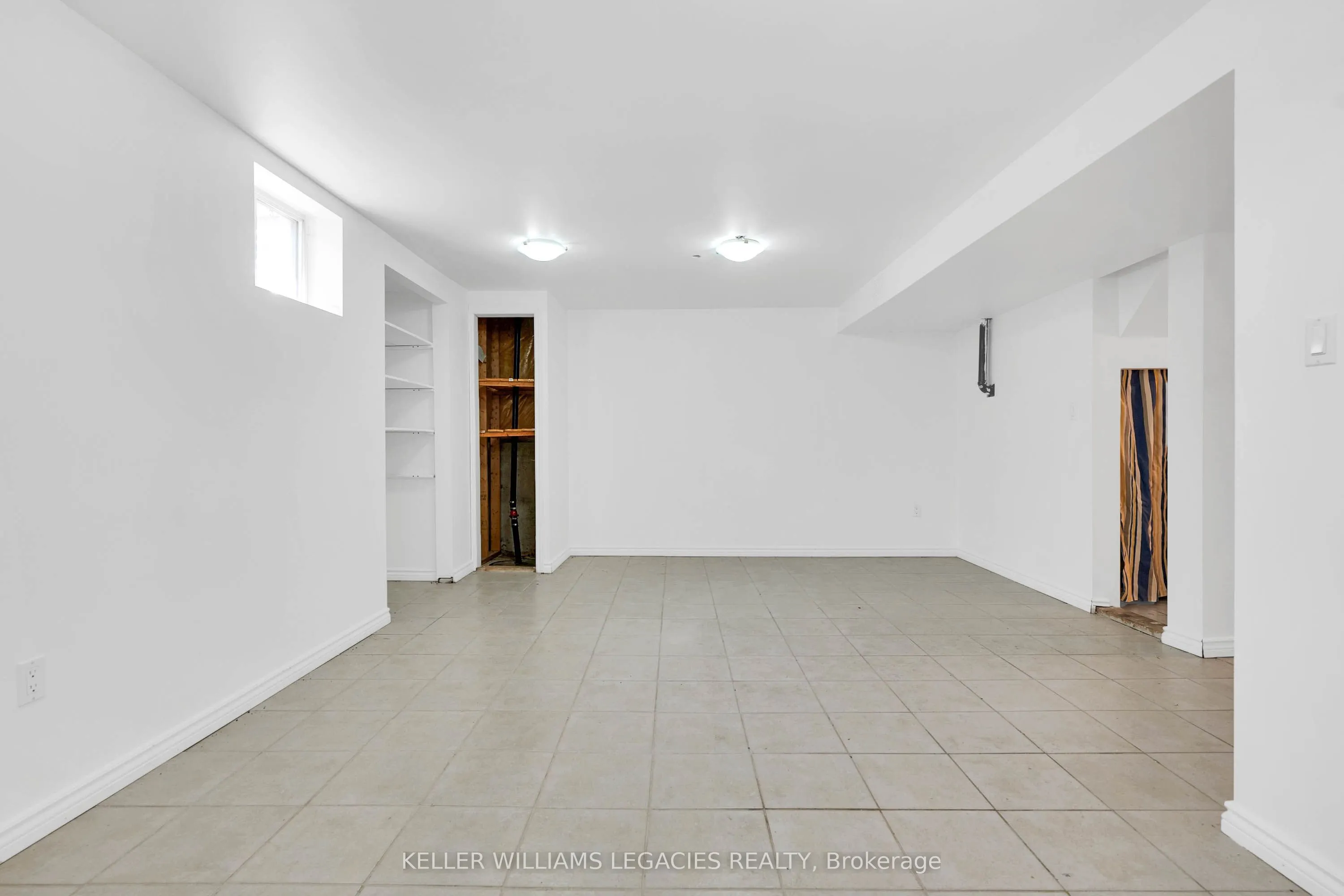656 Thompson Road S