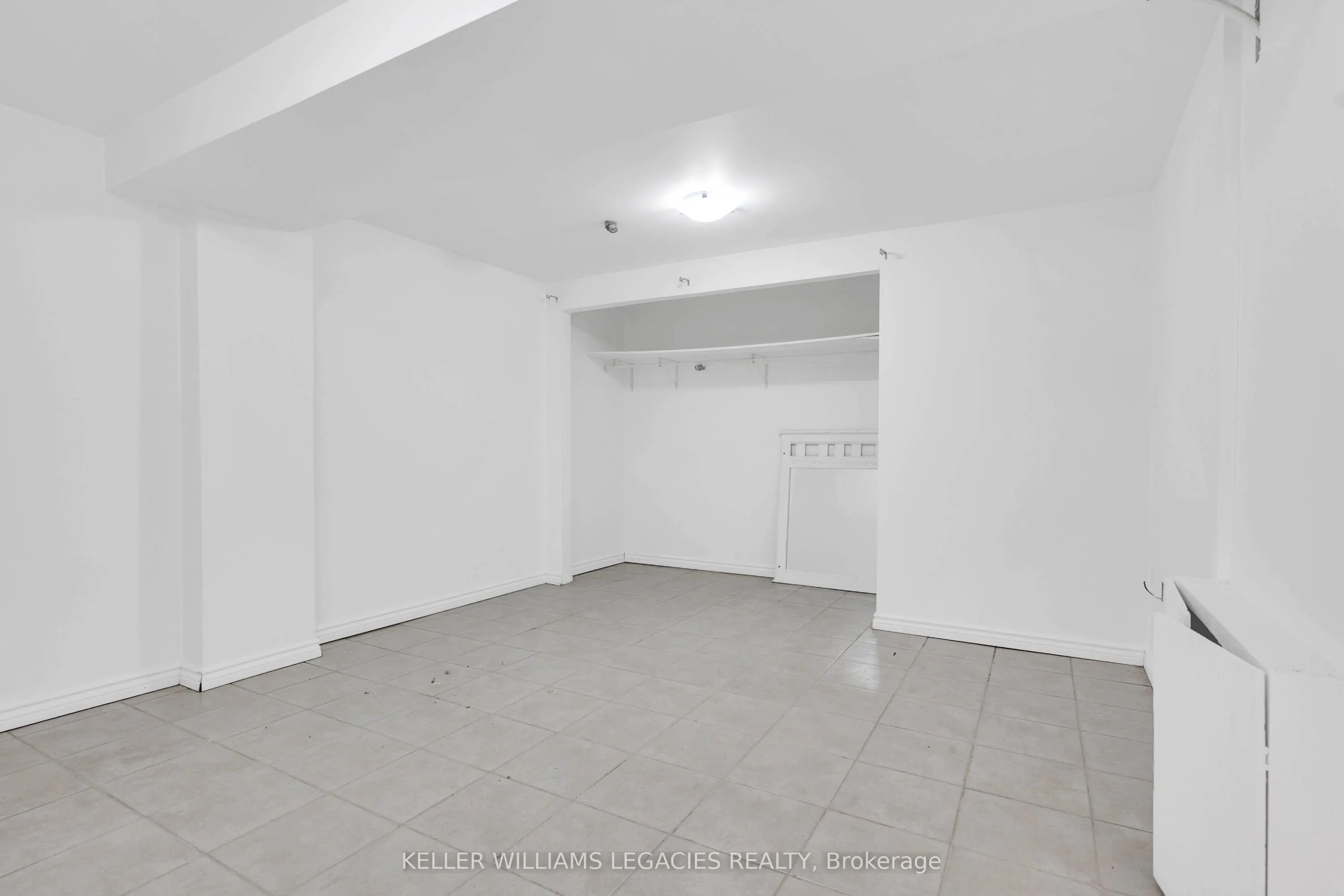 656 Thompson Road S