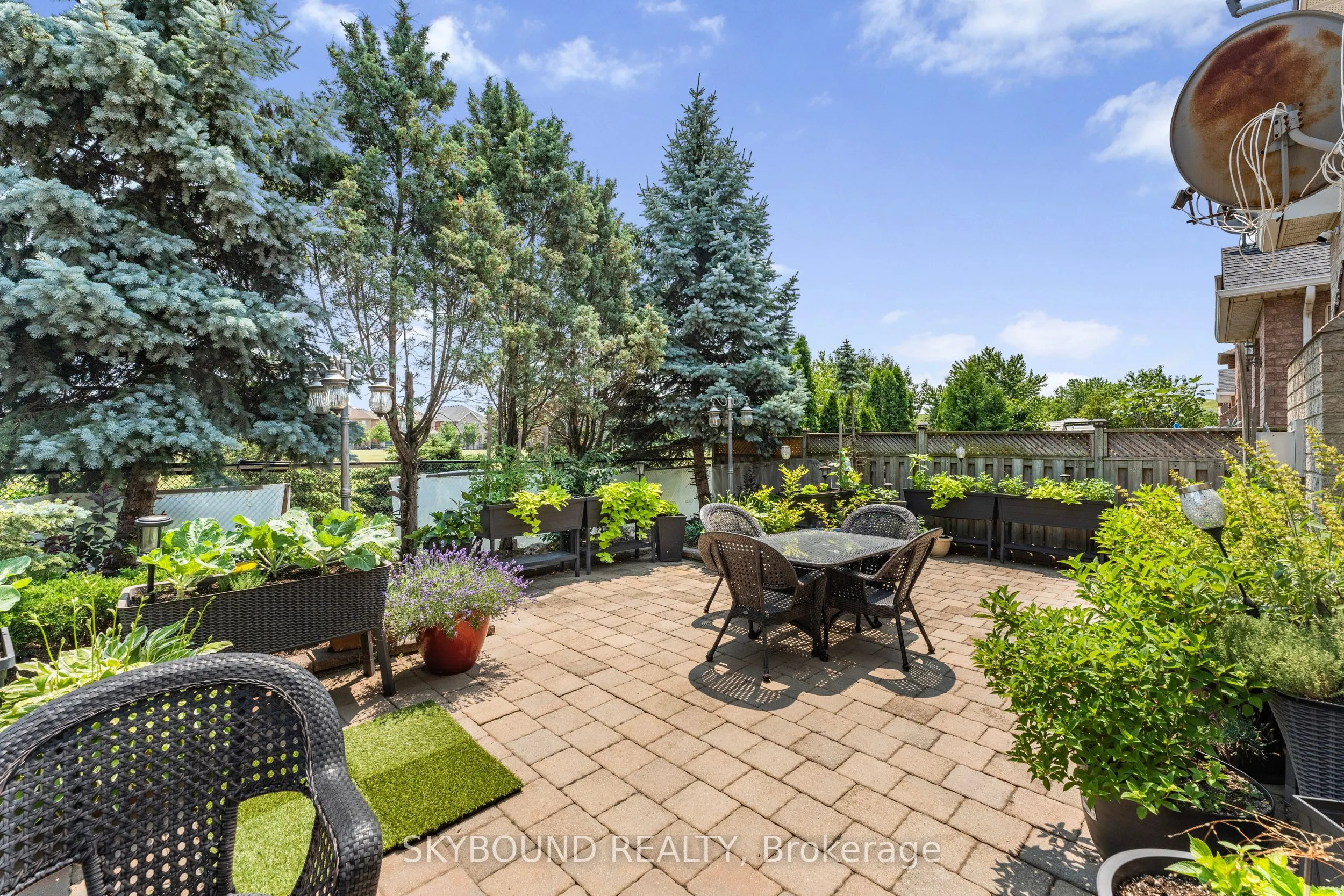 792 Ledbury Crescent