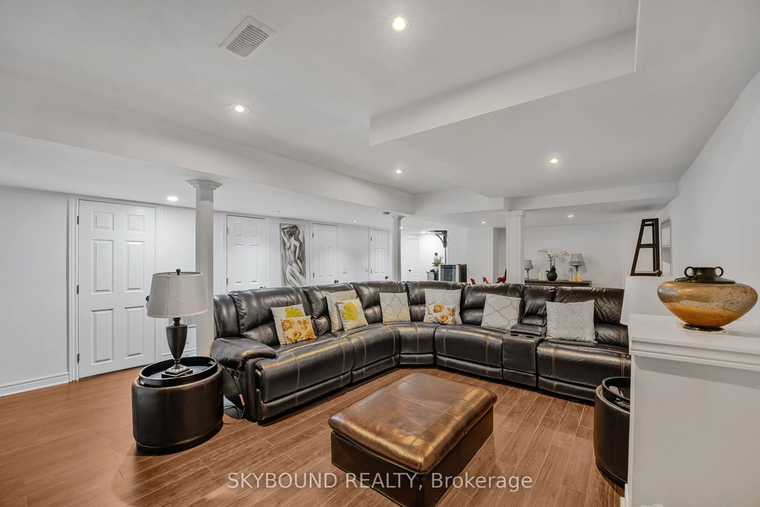 792 Ledbury Crescent