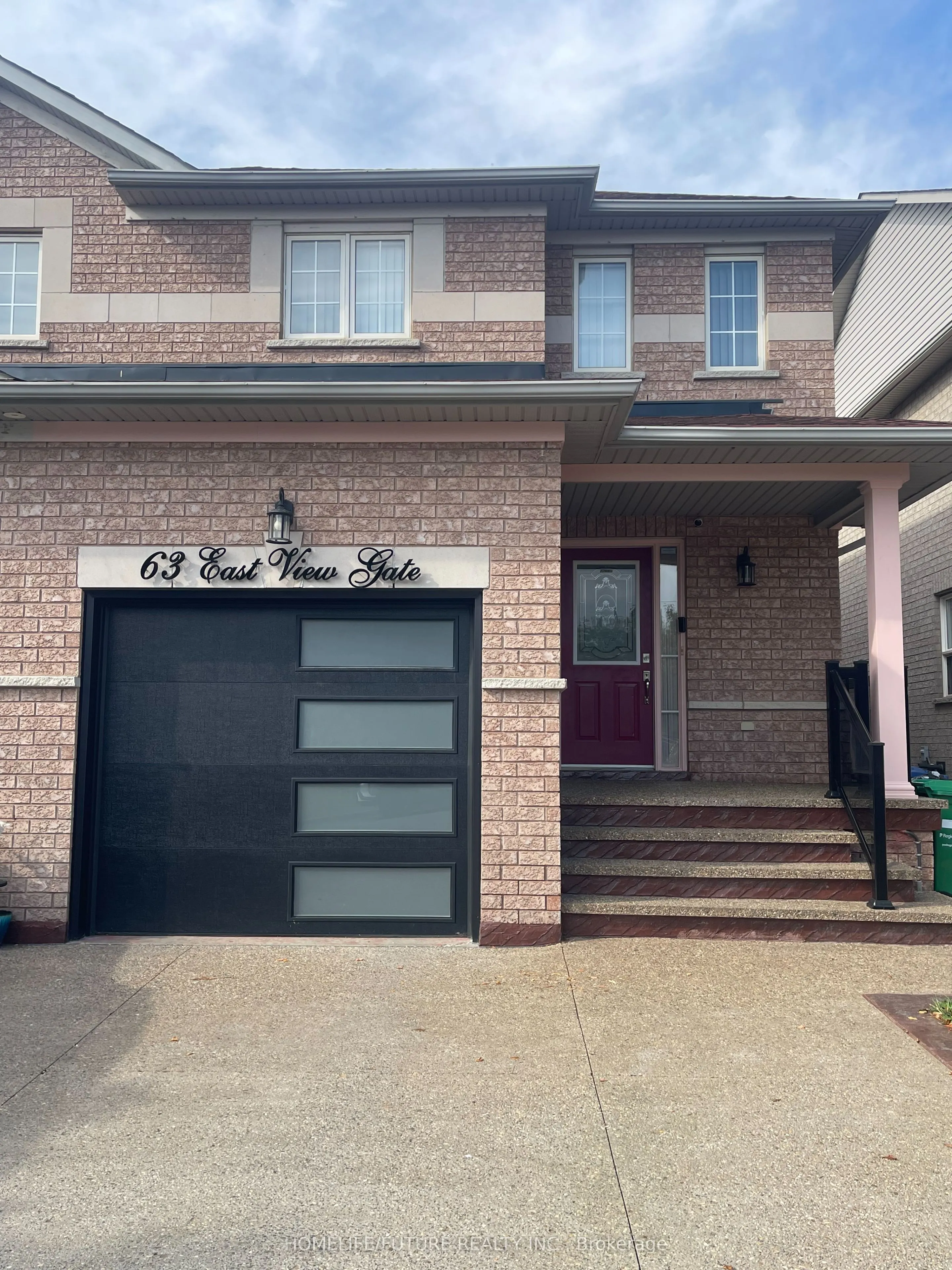 63 Eastview Gate