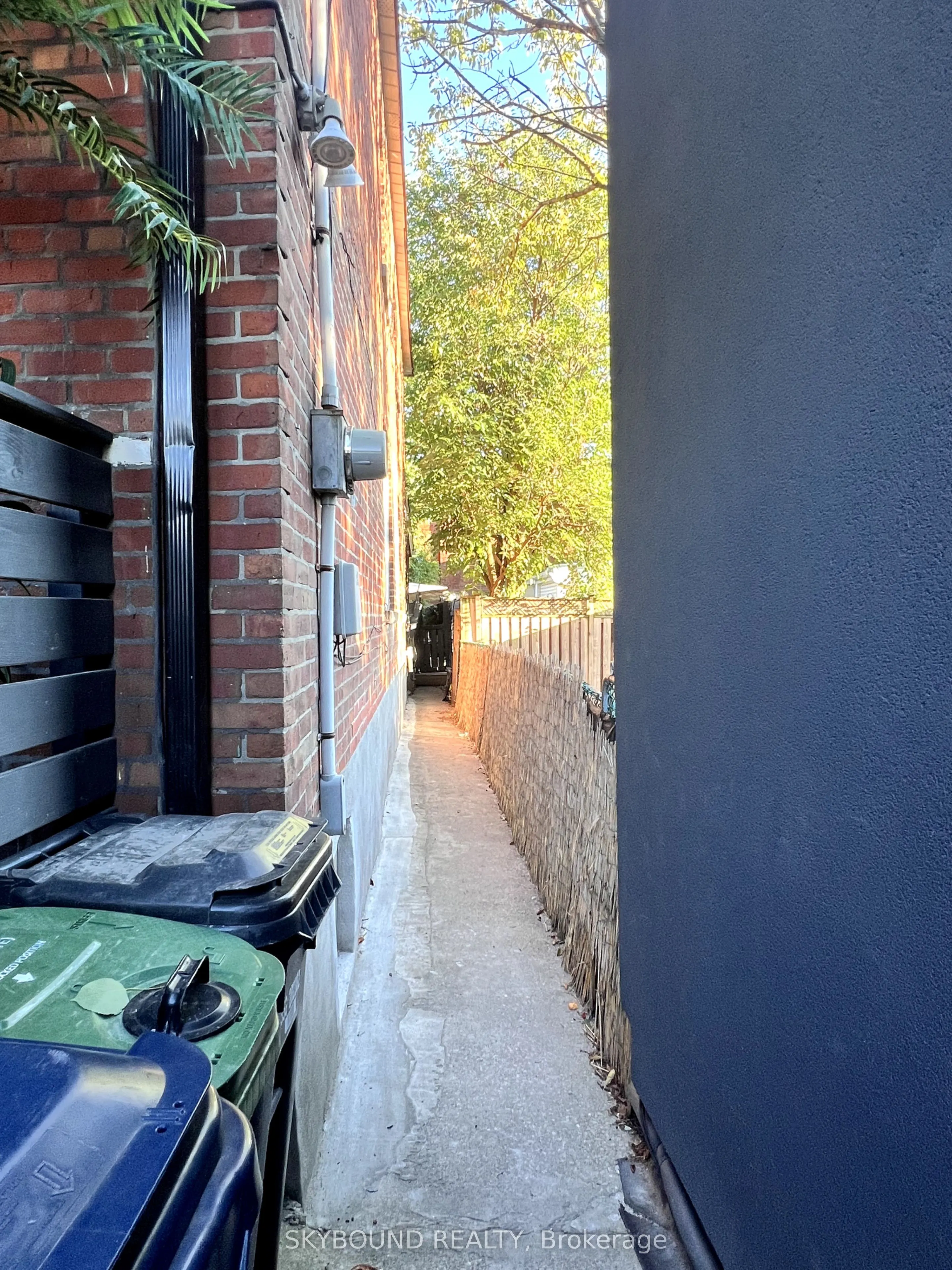 2043 Davenport Road