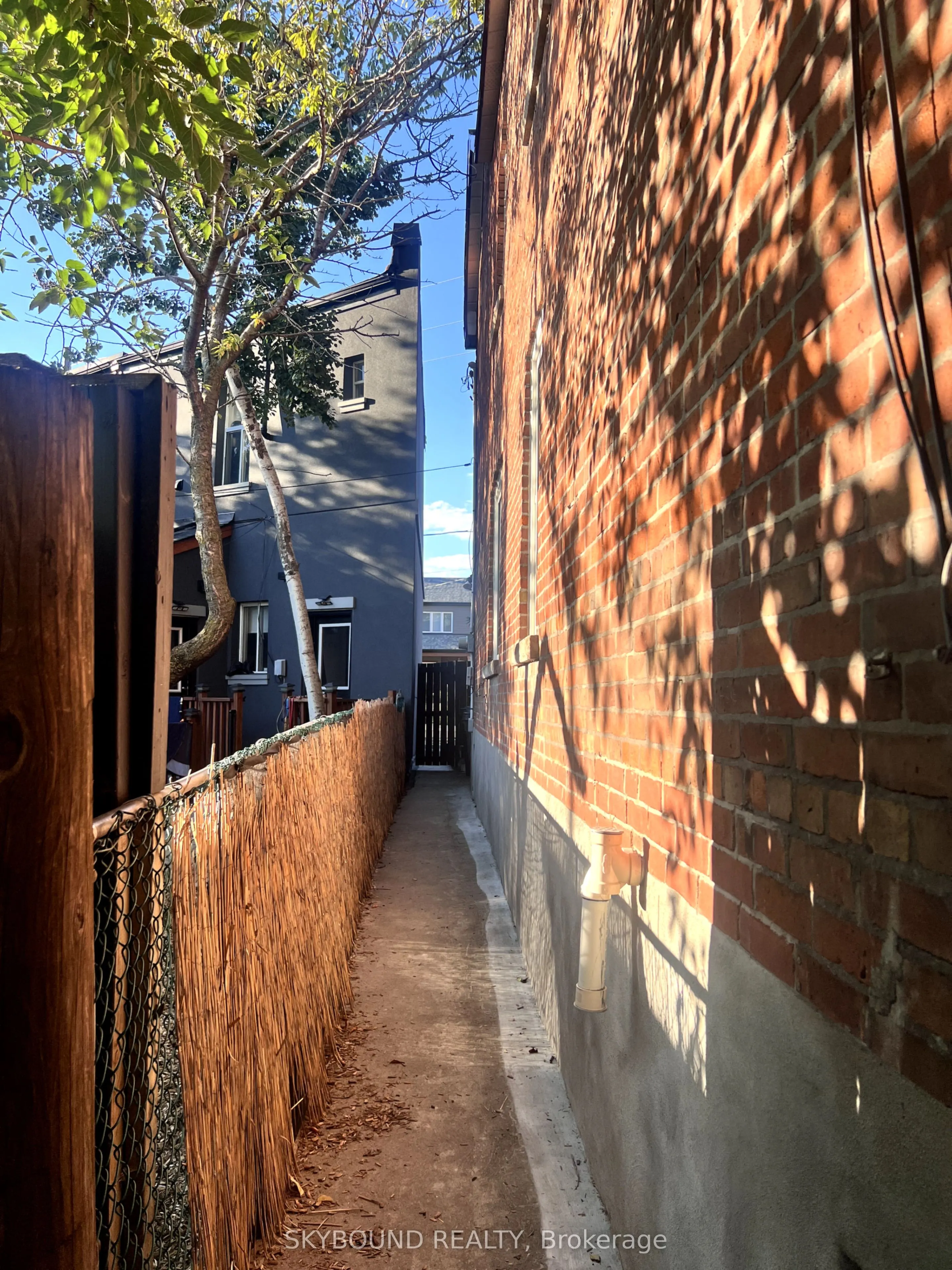 2043 Davenport Road