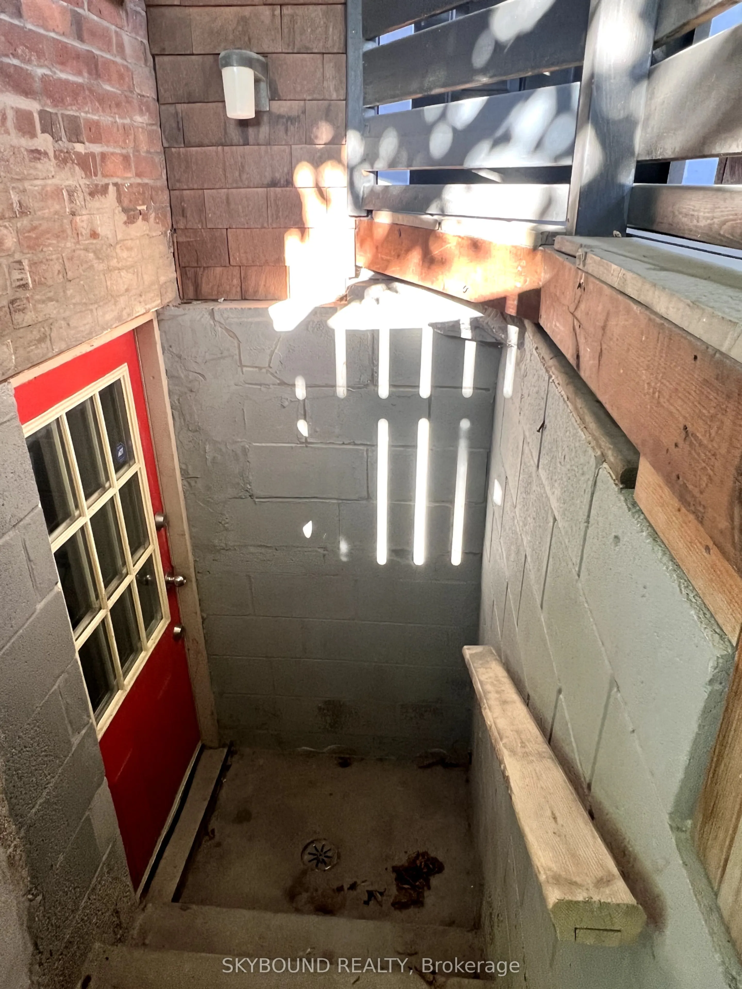 2043 Davenport Road