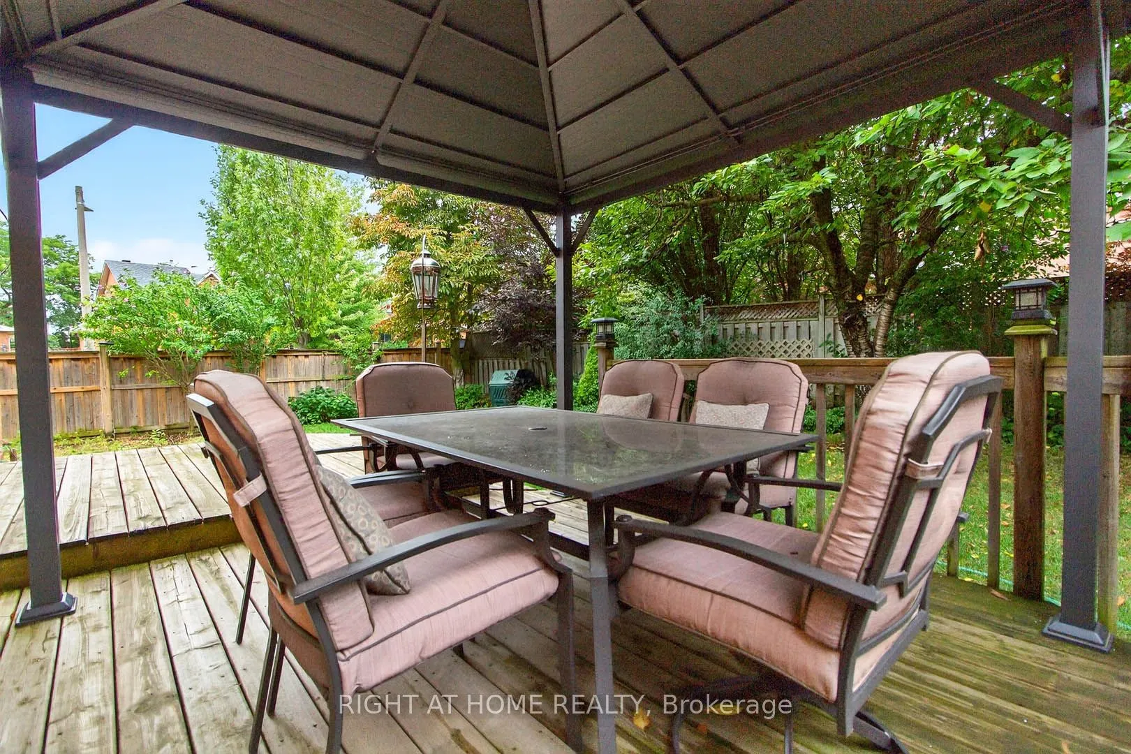 1084 Grandeur Crescent