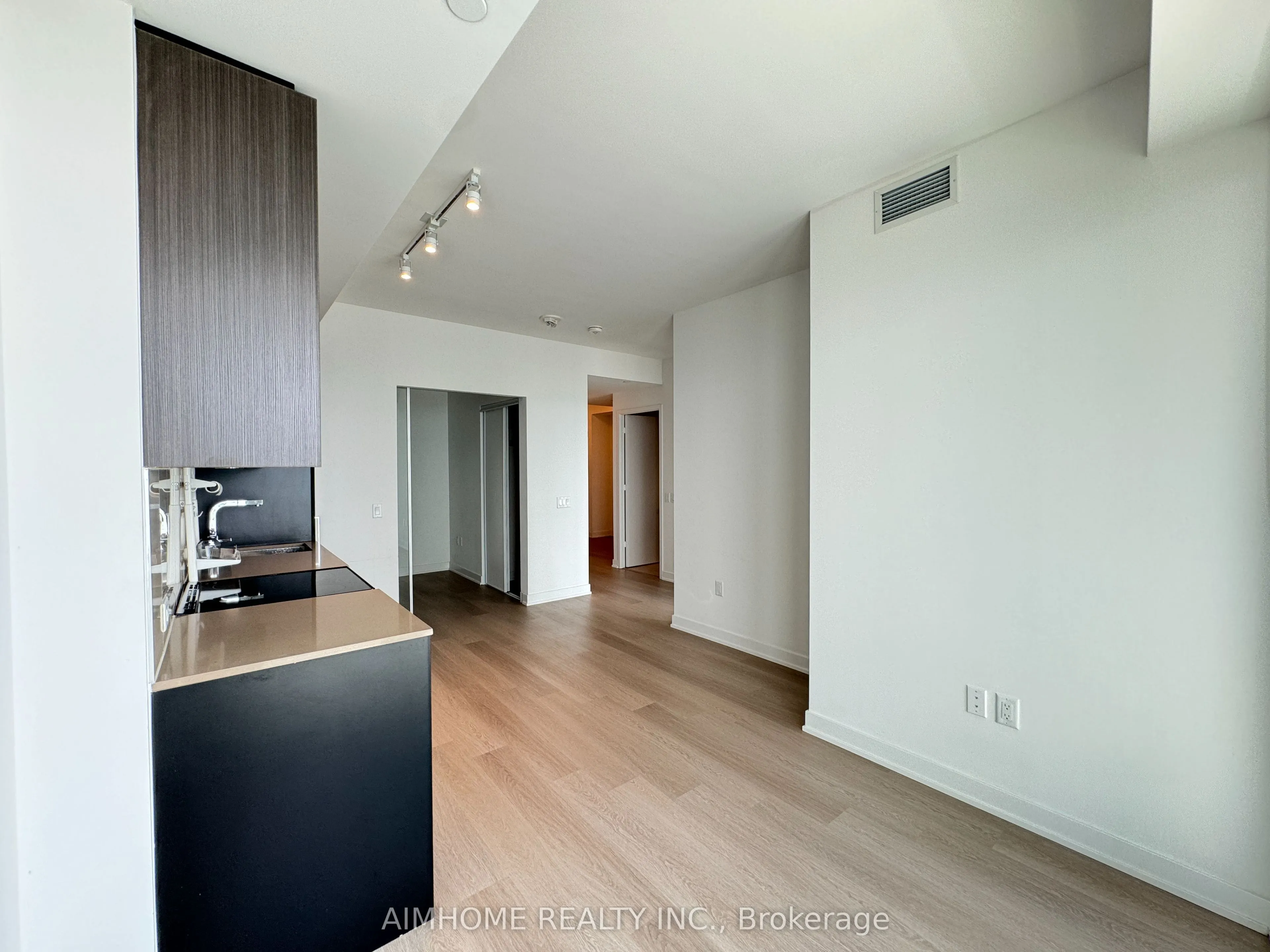 3883 Quartz Road, #3902