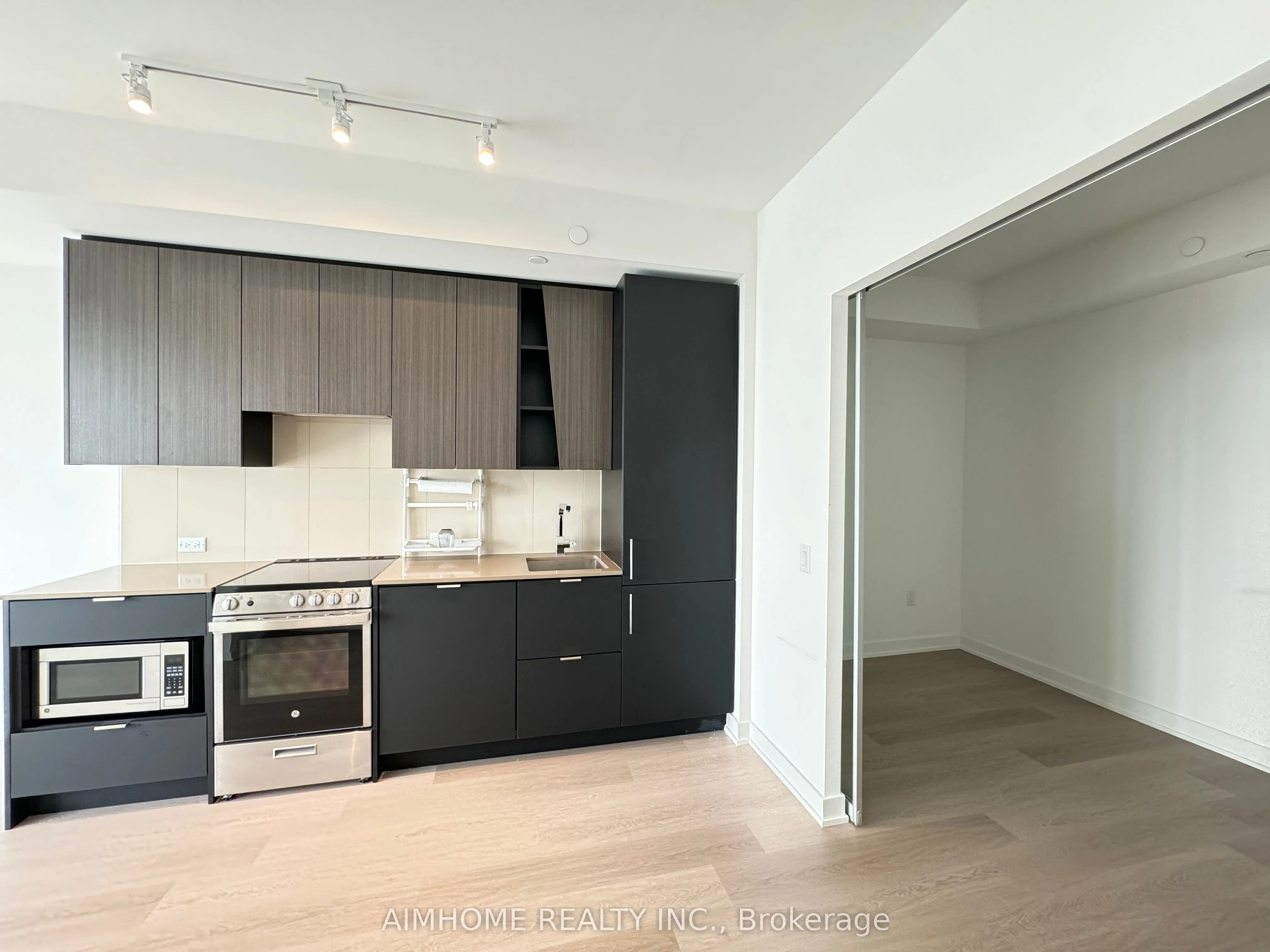 3883 Quartz Road, #3902