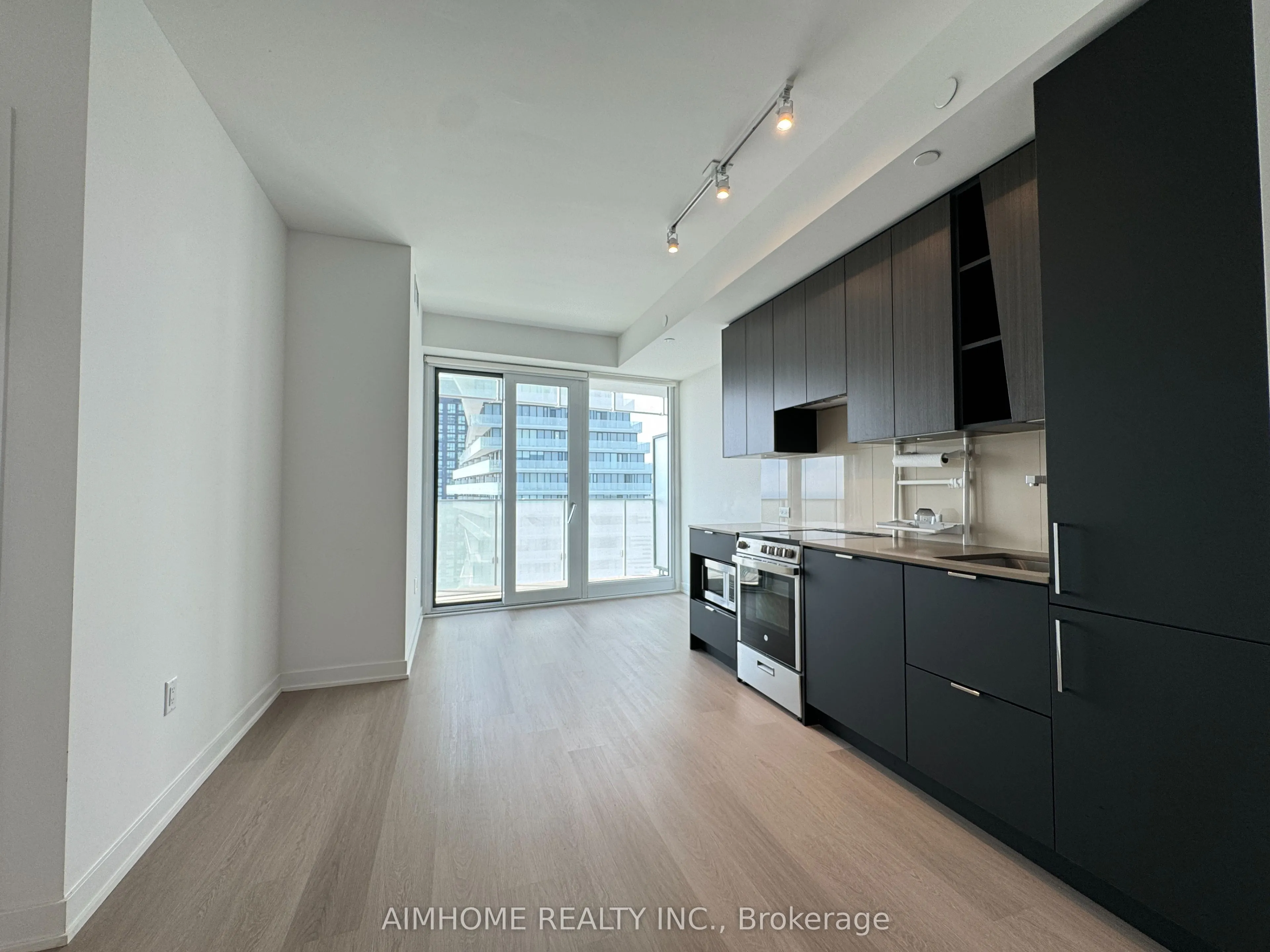 3883 Quartz Road, #3902