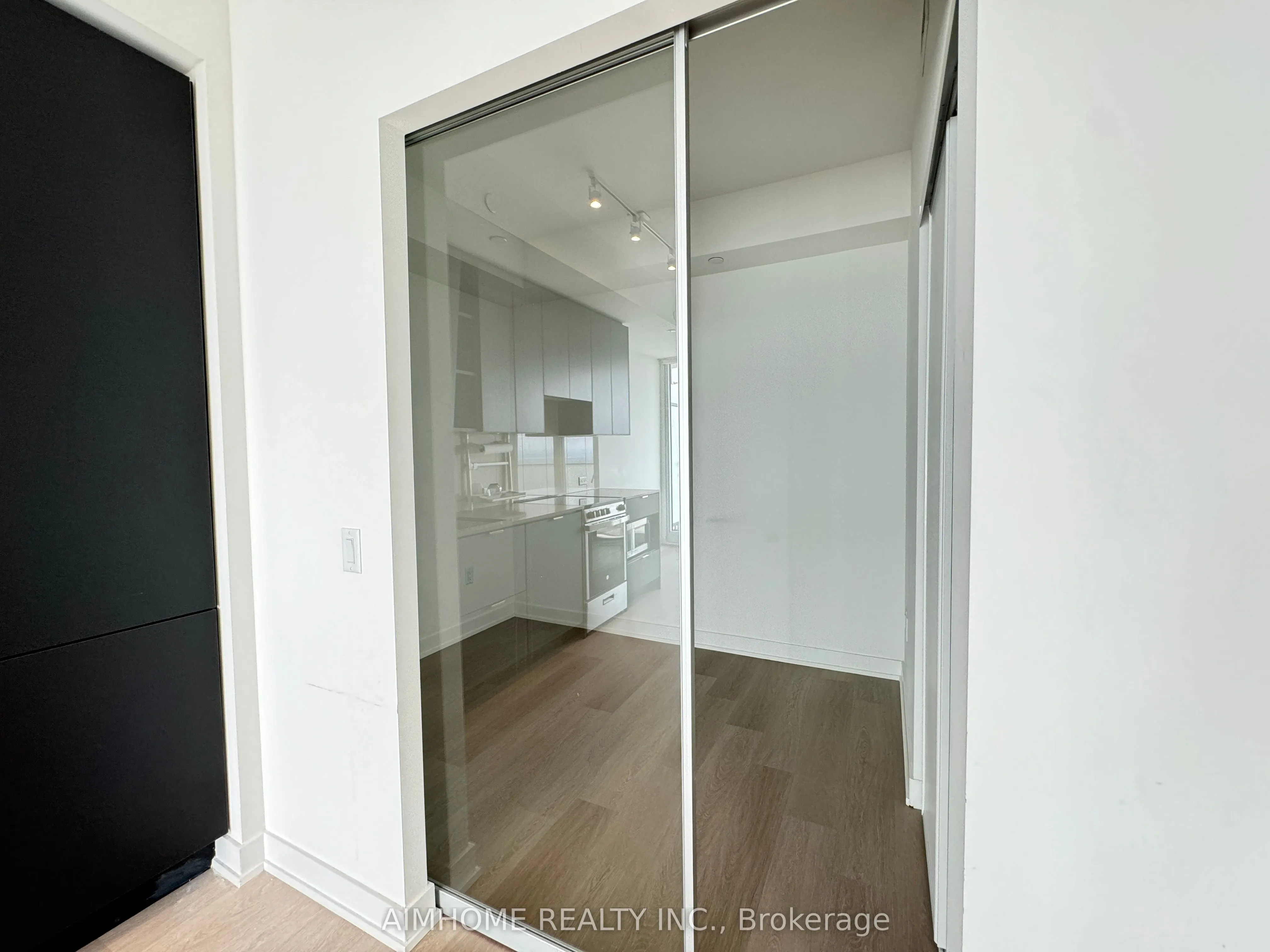 3883 Quartz Road, #3902