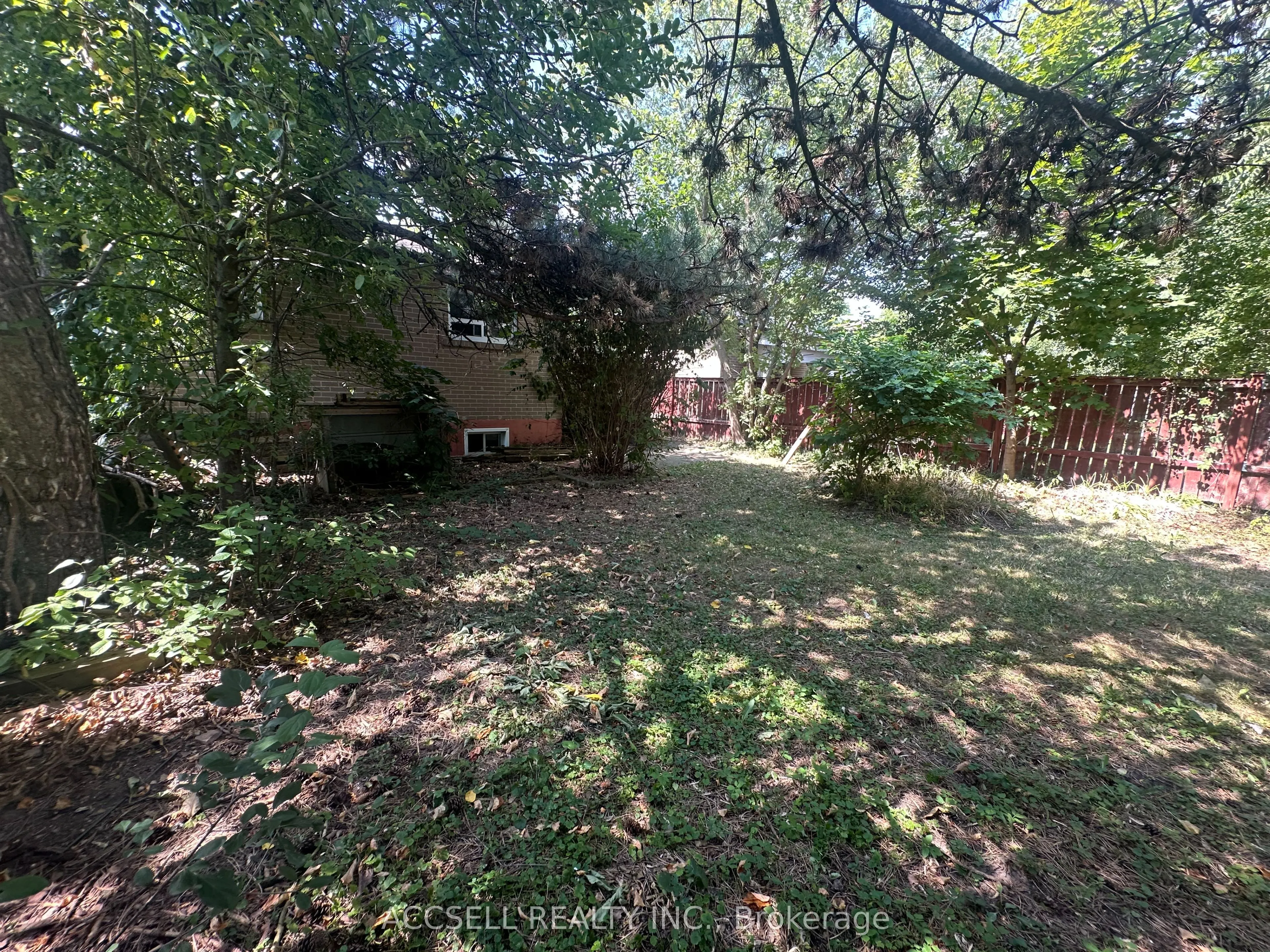 137 Earnscliffe Circle