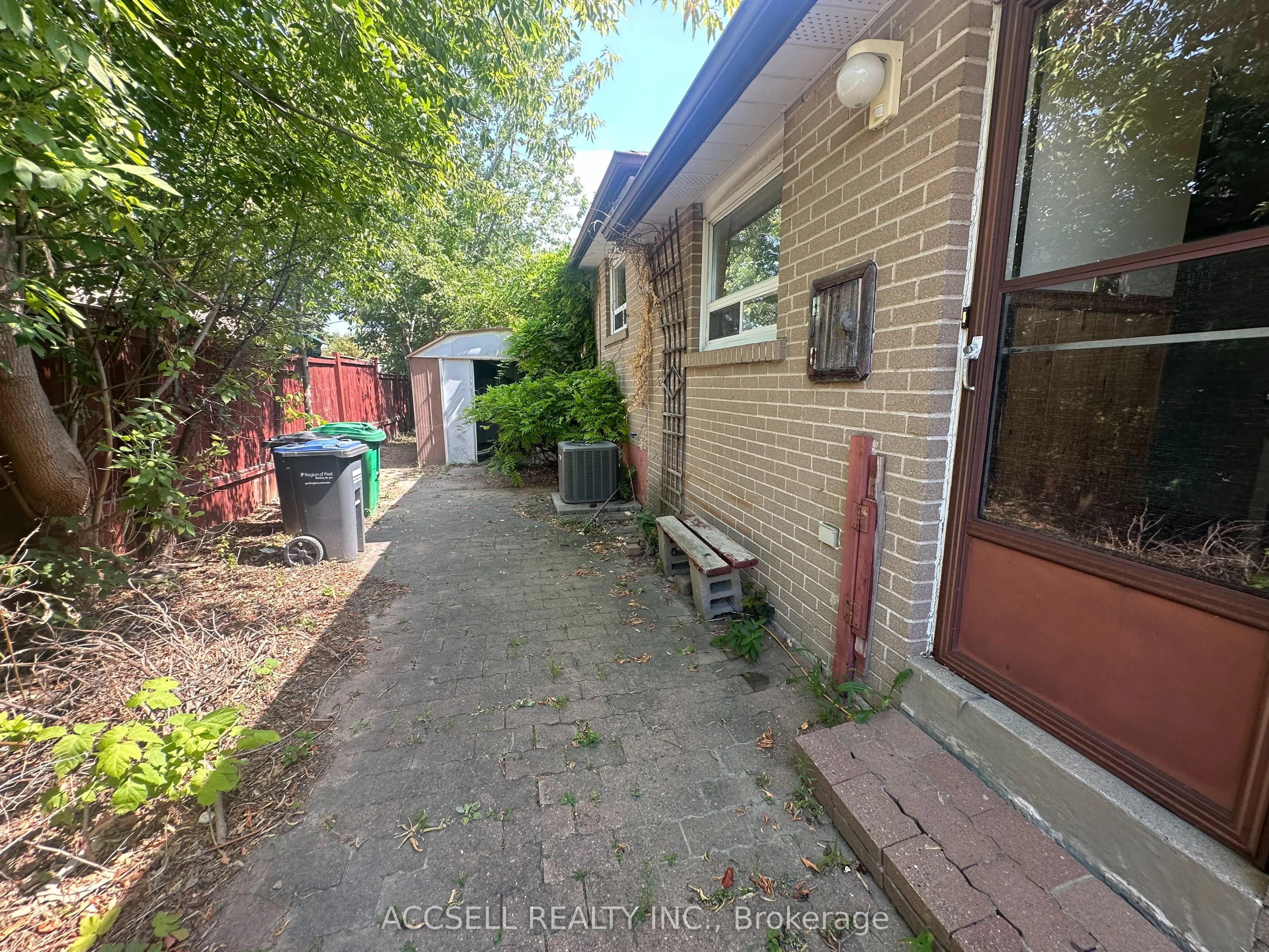 137 Earnscliffe Circle
