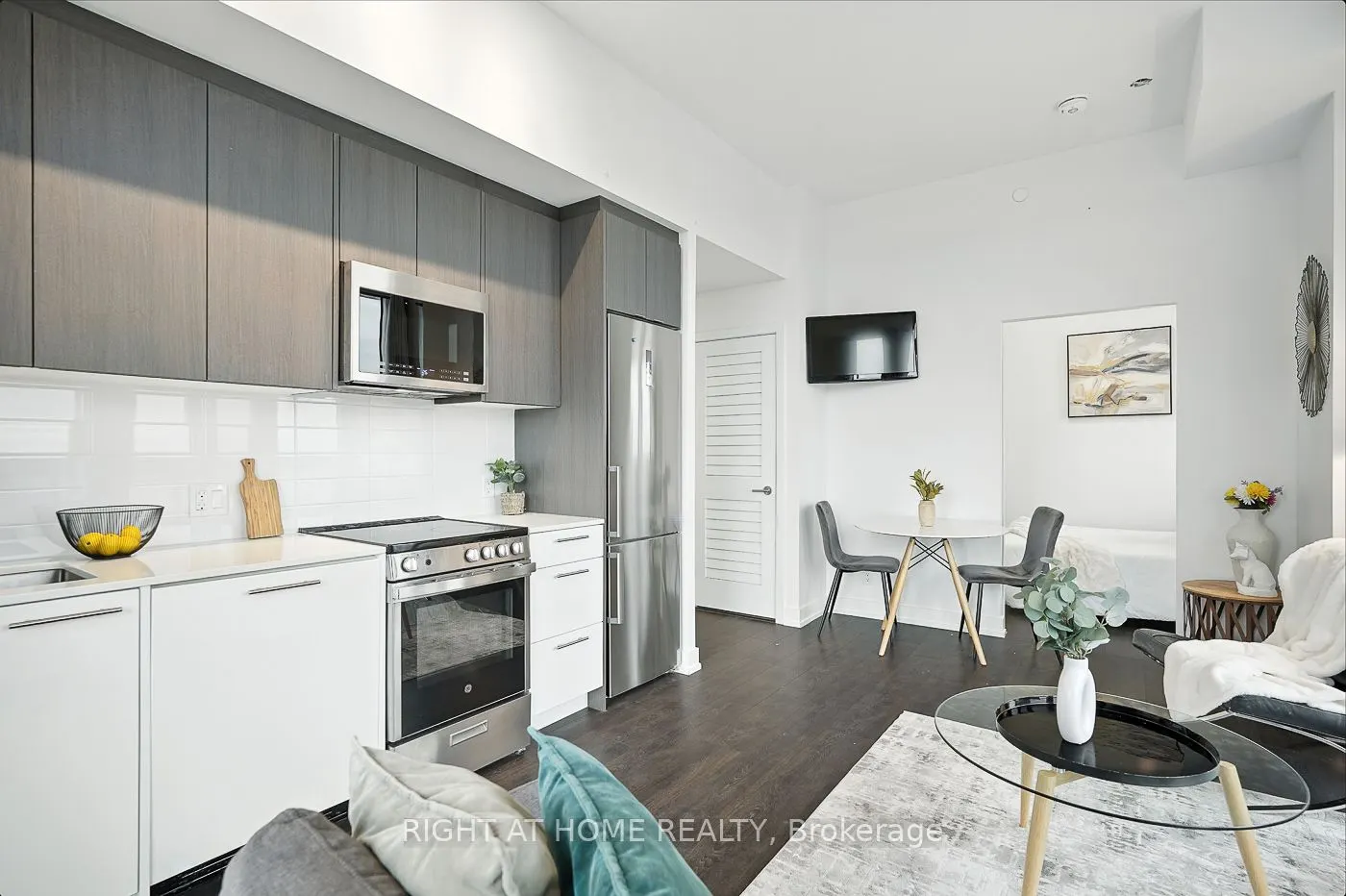 215 Veterans Drive S, #3