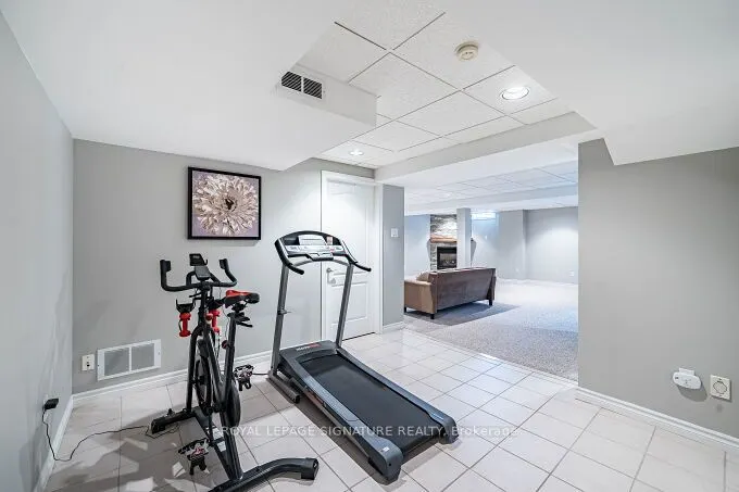 6874 Lisgar Drive