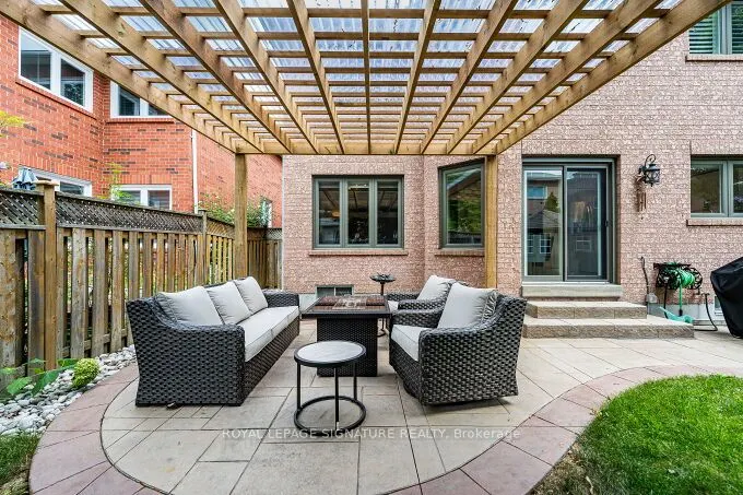 6874 Lisgar Drive