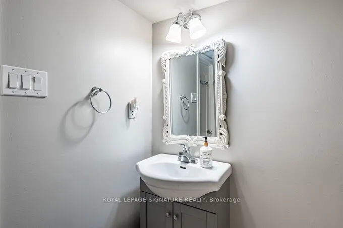 6874 Lisgar Drive