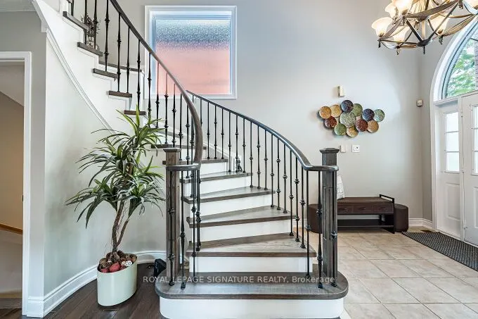 6874 Lisgar Drive