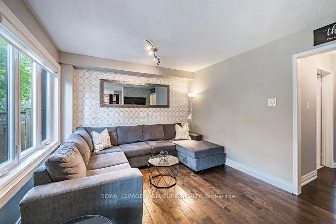 6874 Lisgar Drive