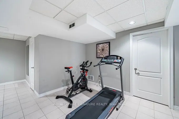 6874 Lisgar Drive